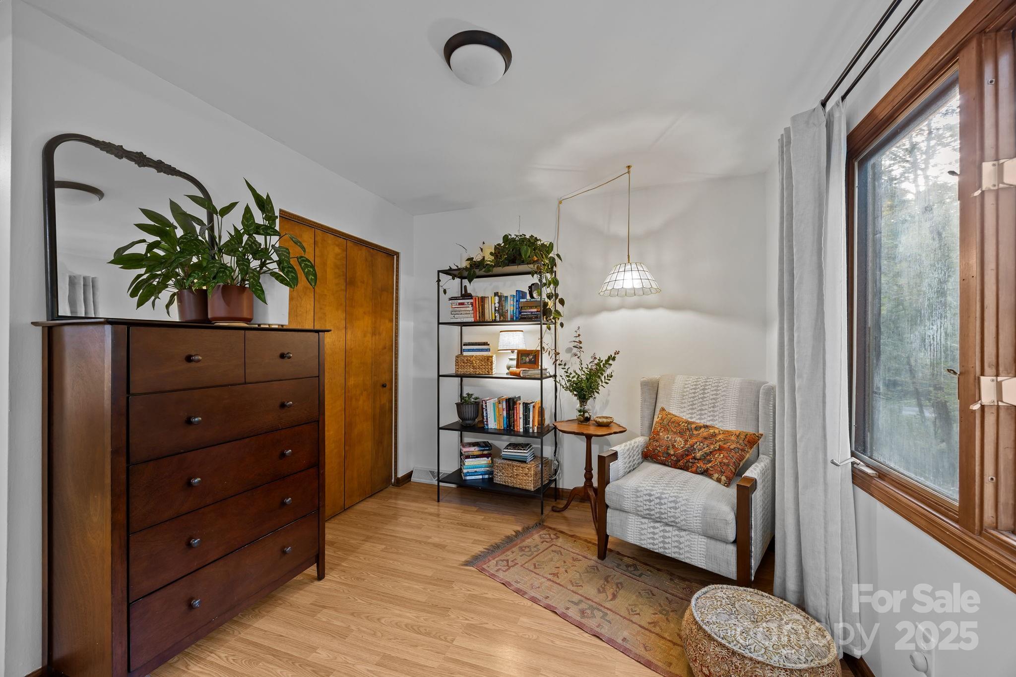 70 N Garden Court