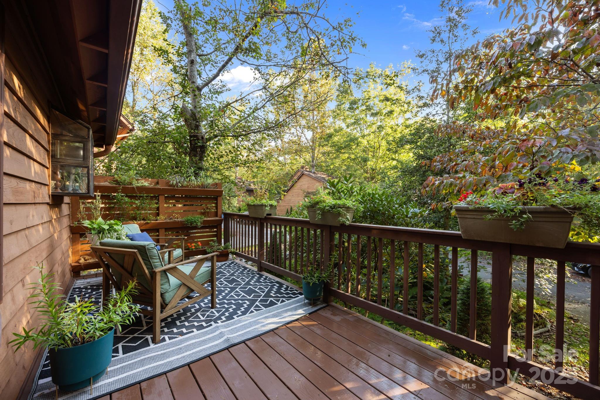 70 N Garden Court