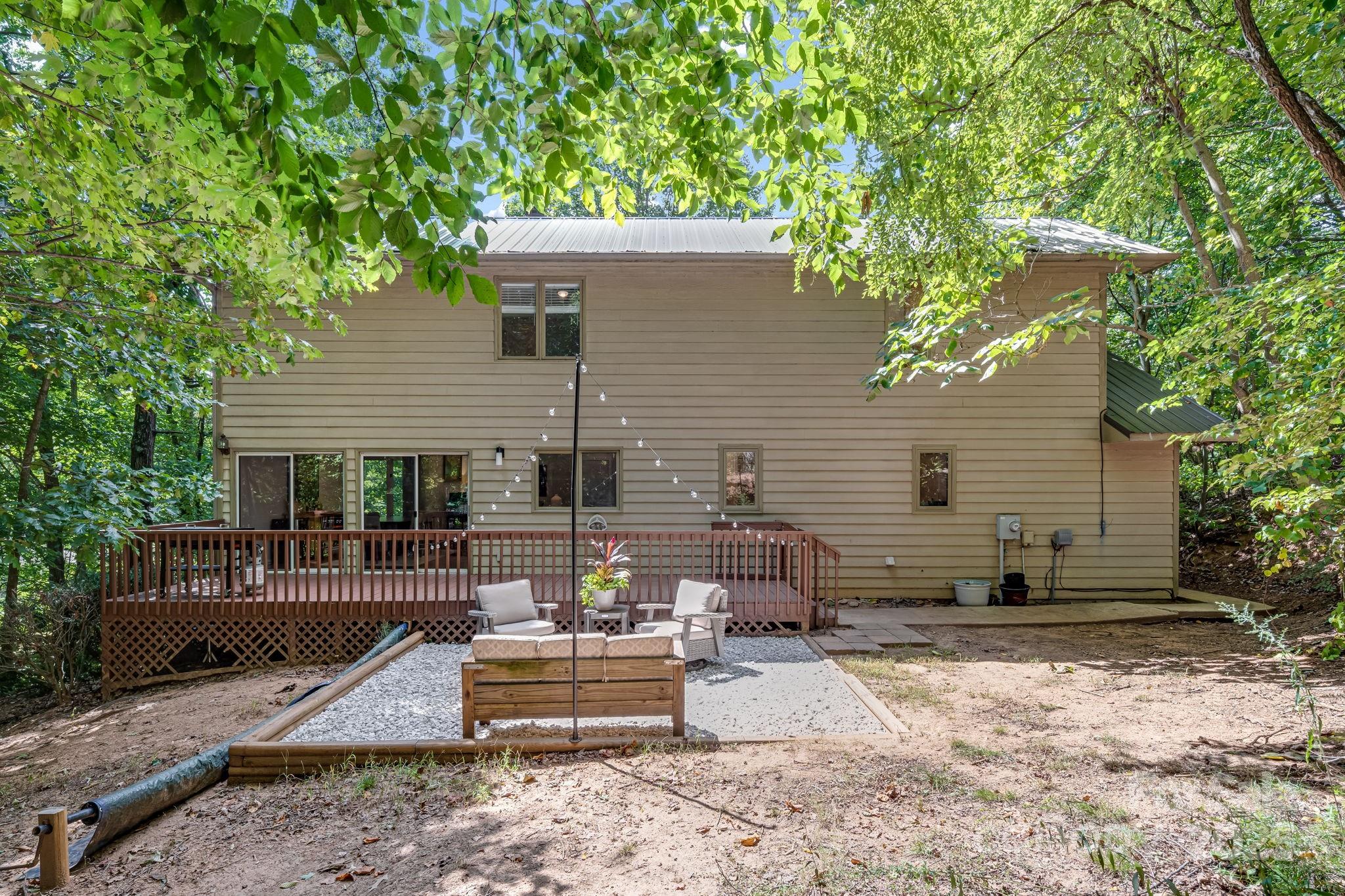25 Lovebird Lane