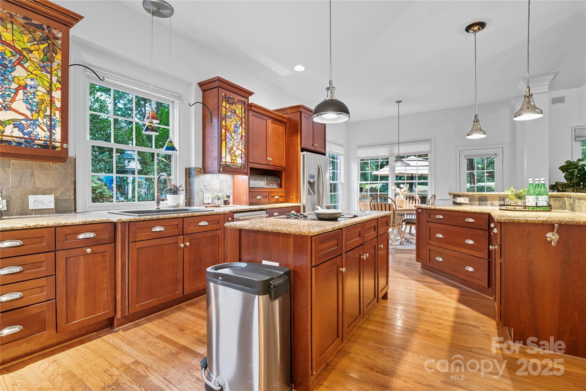 15915 Knox Hill Road