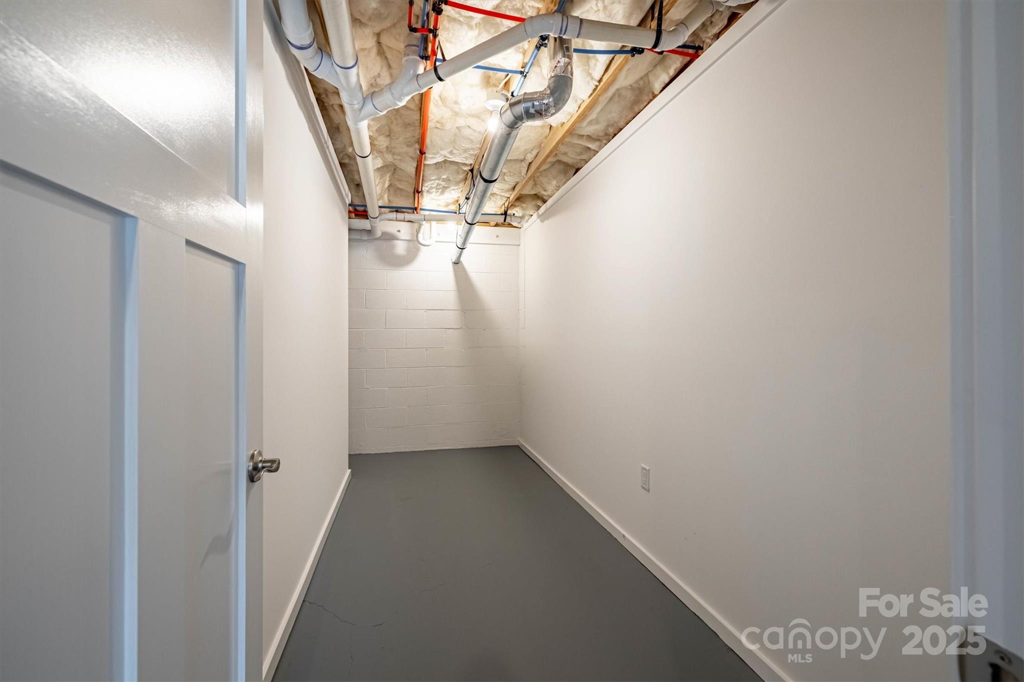 2912 Woodstream Drive