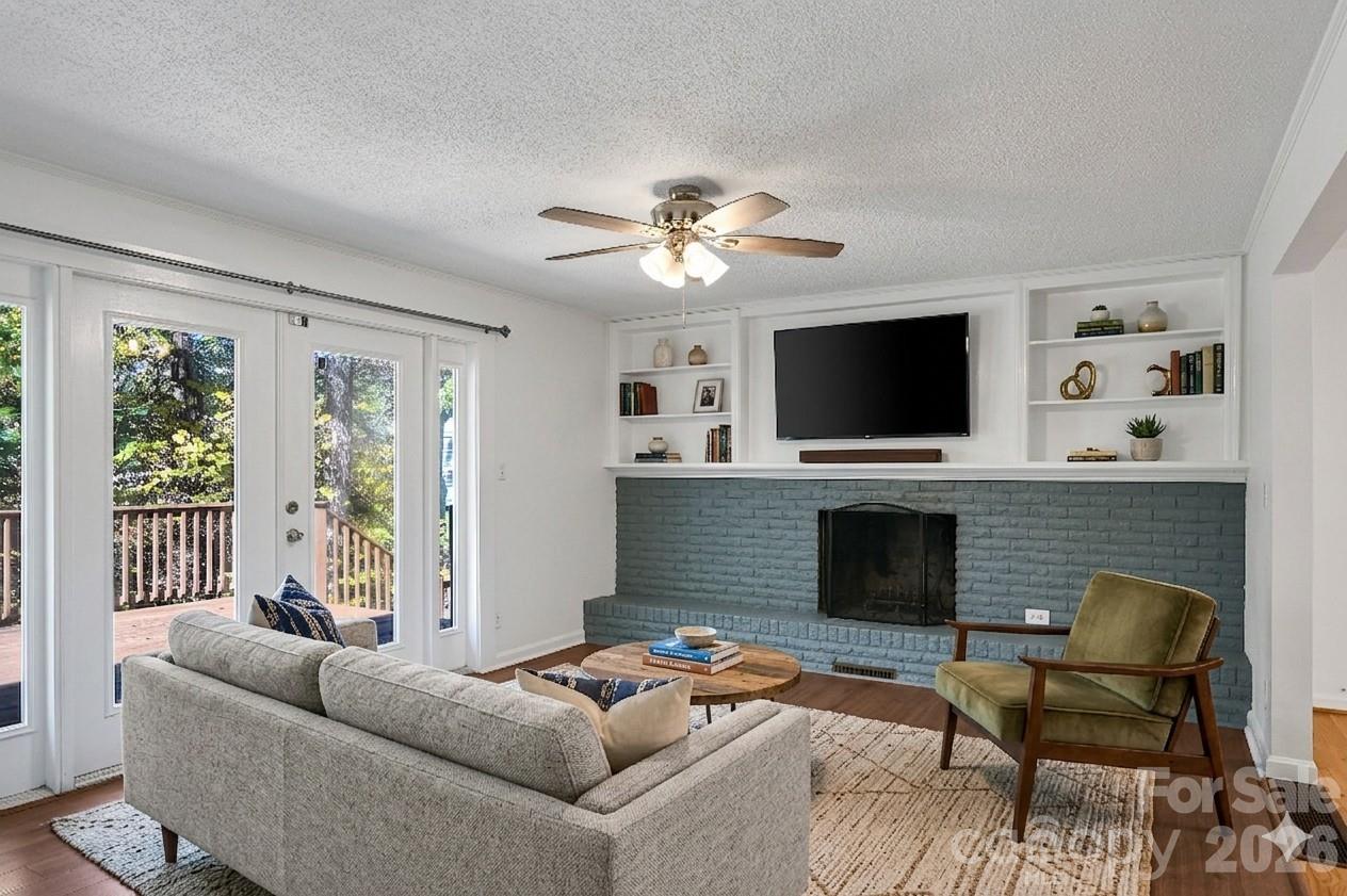 22 E Shore Drive