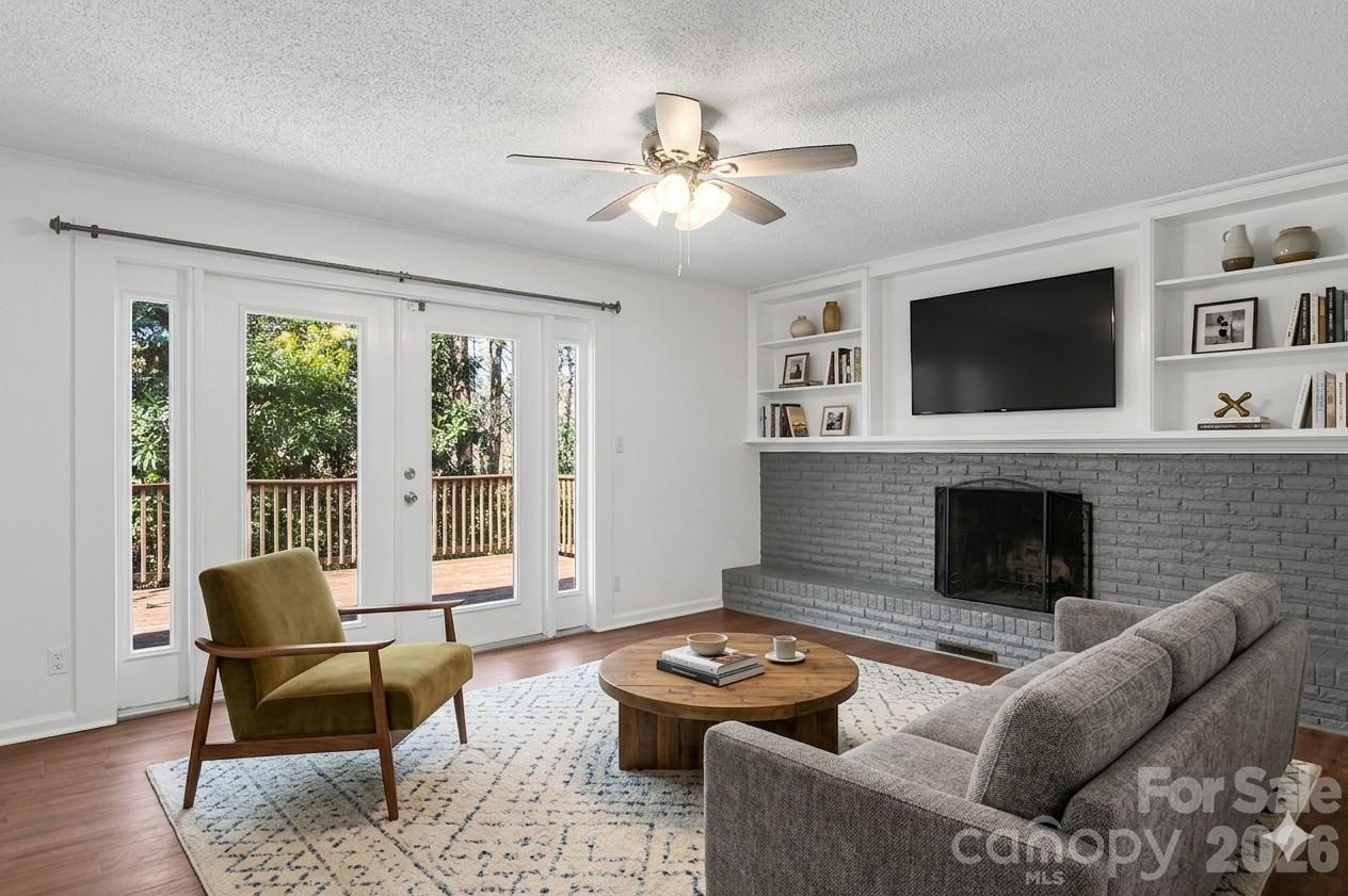22 E Shore Drive