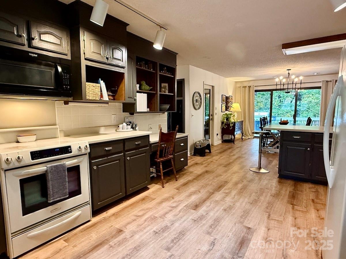 461 Mountain View Drive