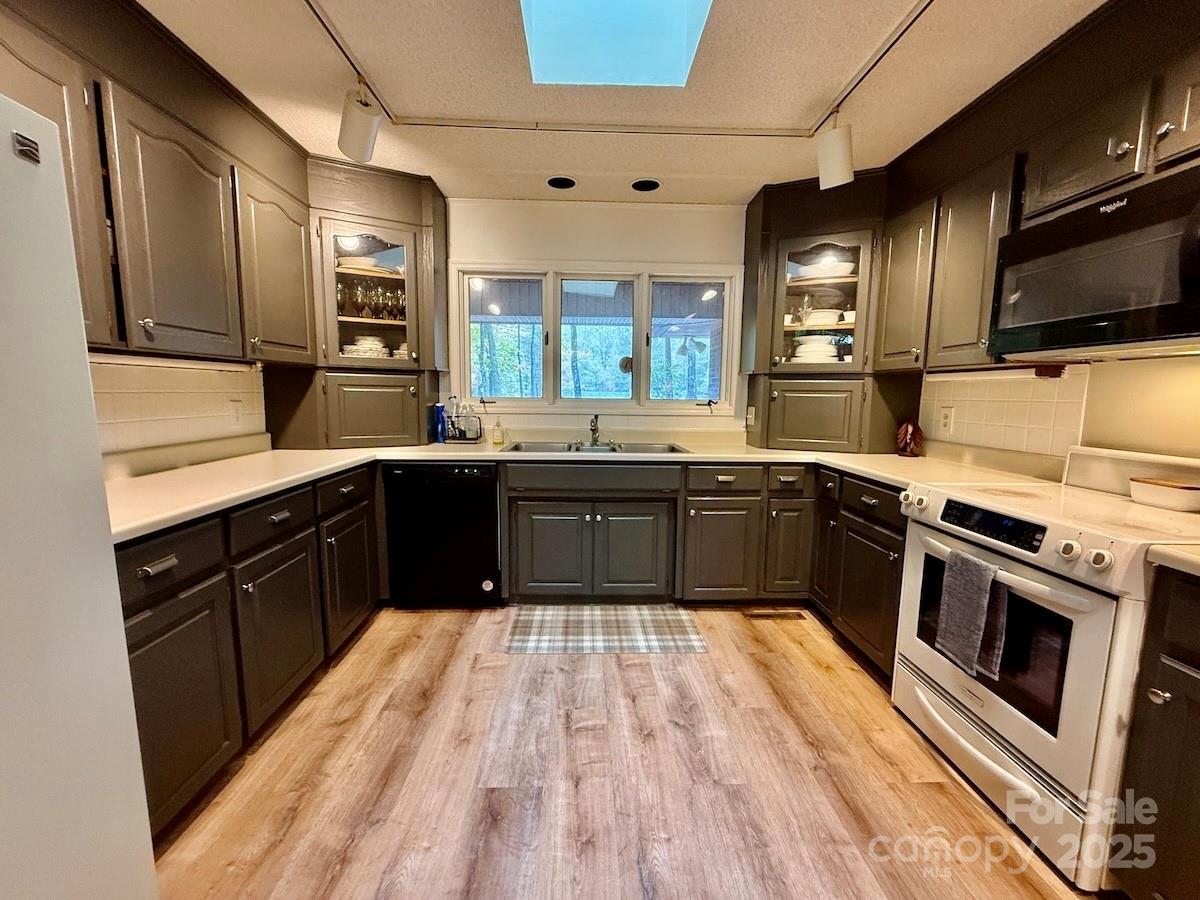 461 Mountain View Drive