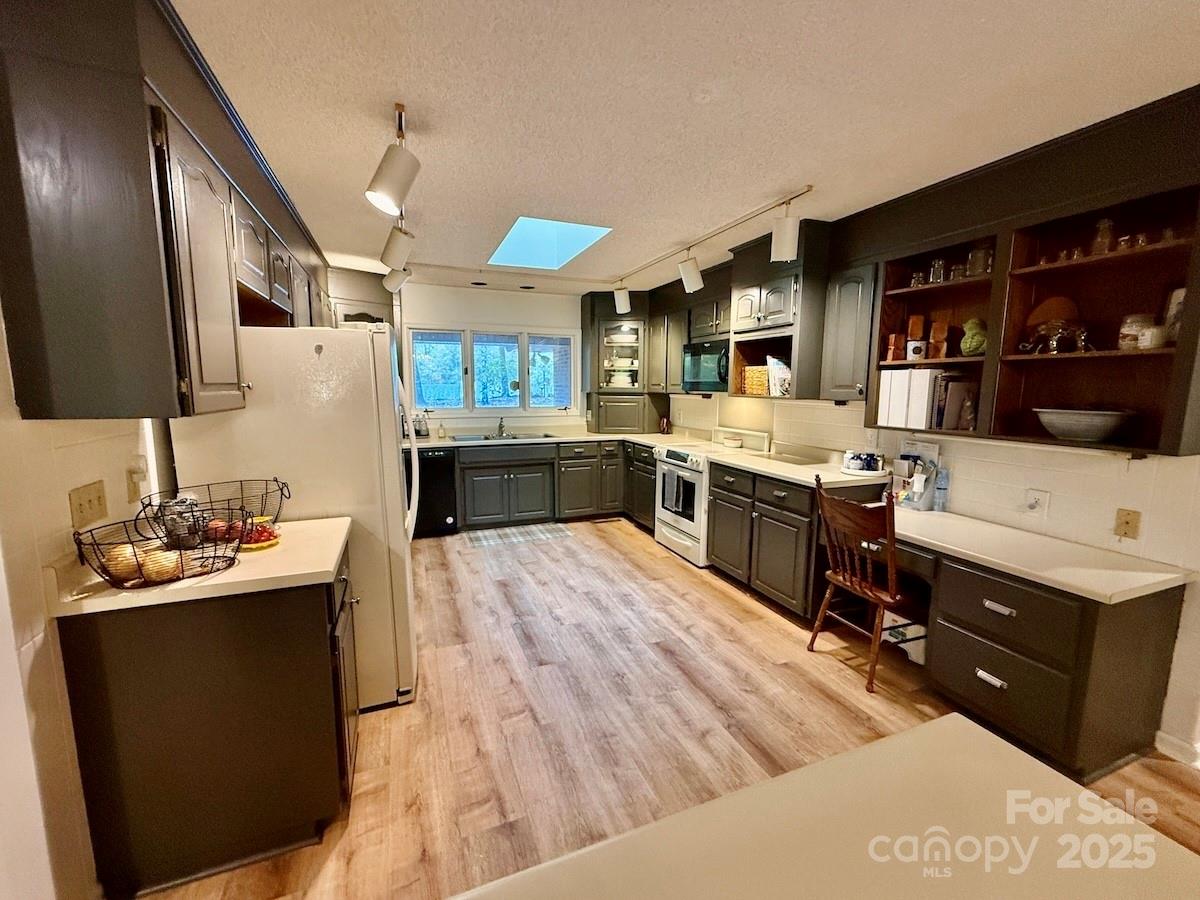 461 Mountain View Drive