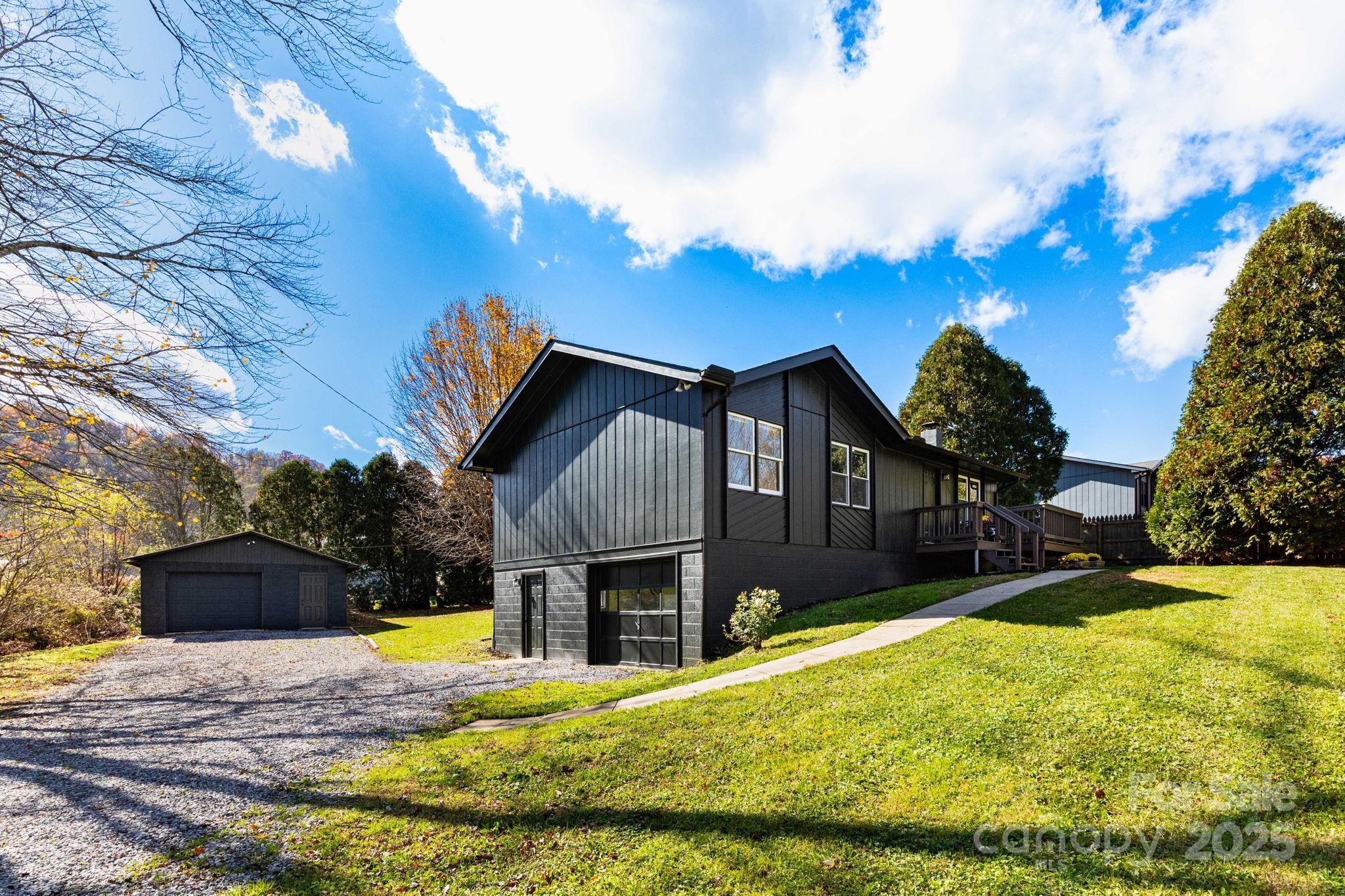 182 Dock Ratcliffe Road