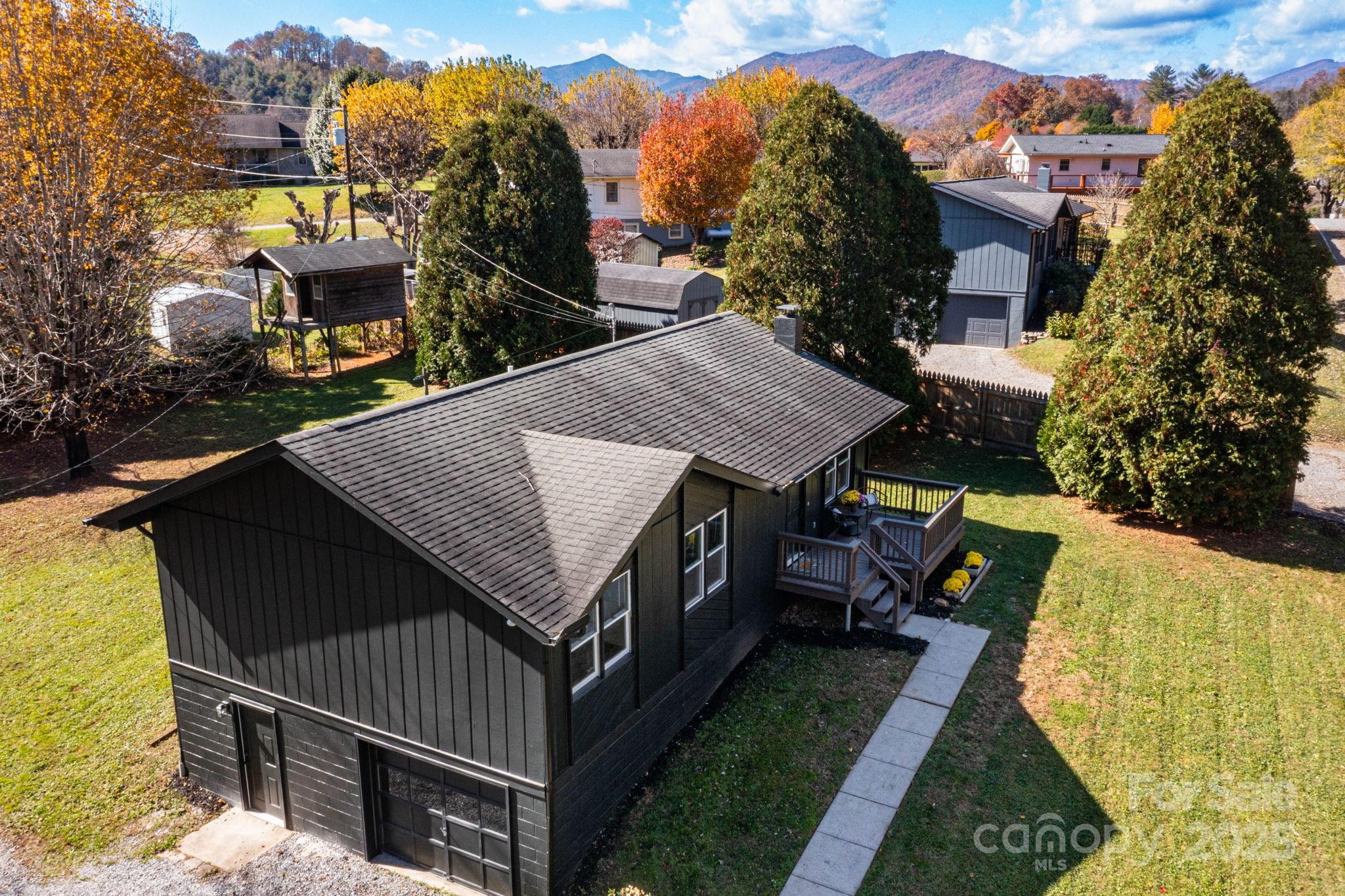 182 Dock Ratcliffe Road