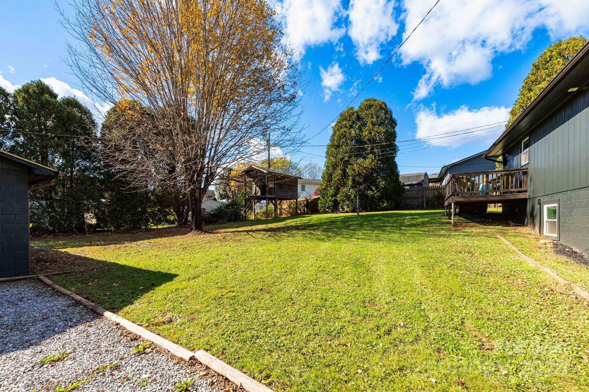 182 Dock Ratcliffe Road