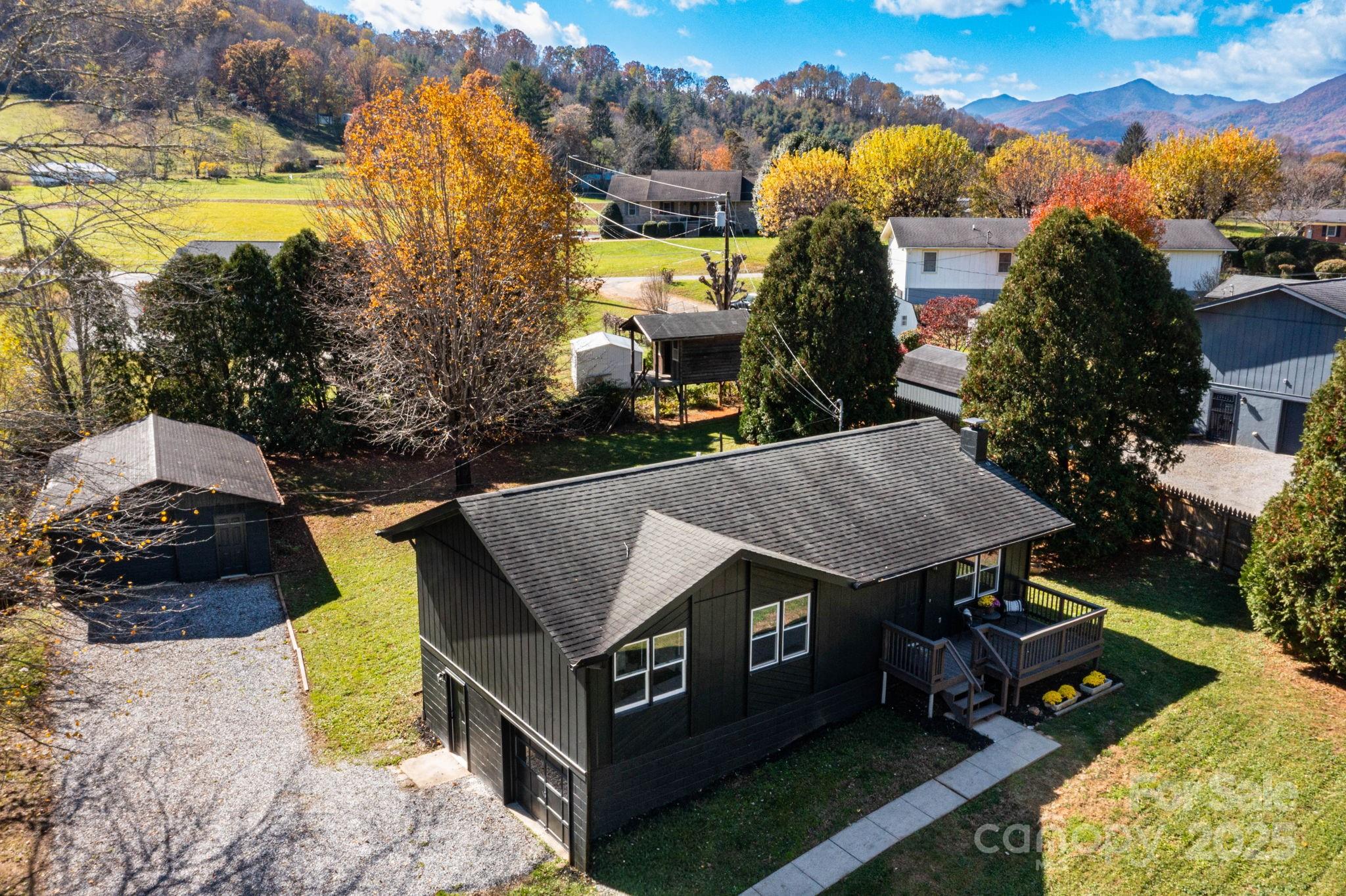 182 Dock Ratcliffe Road