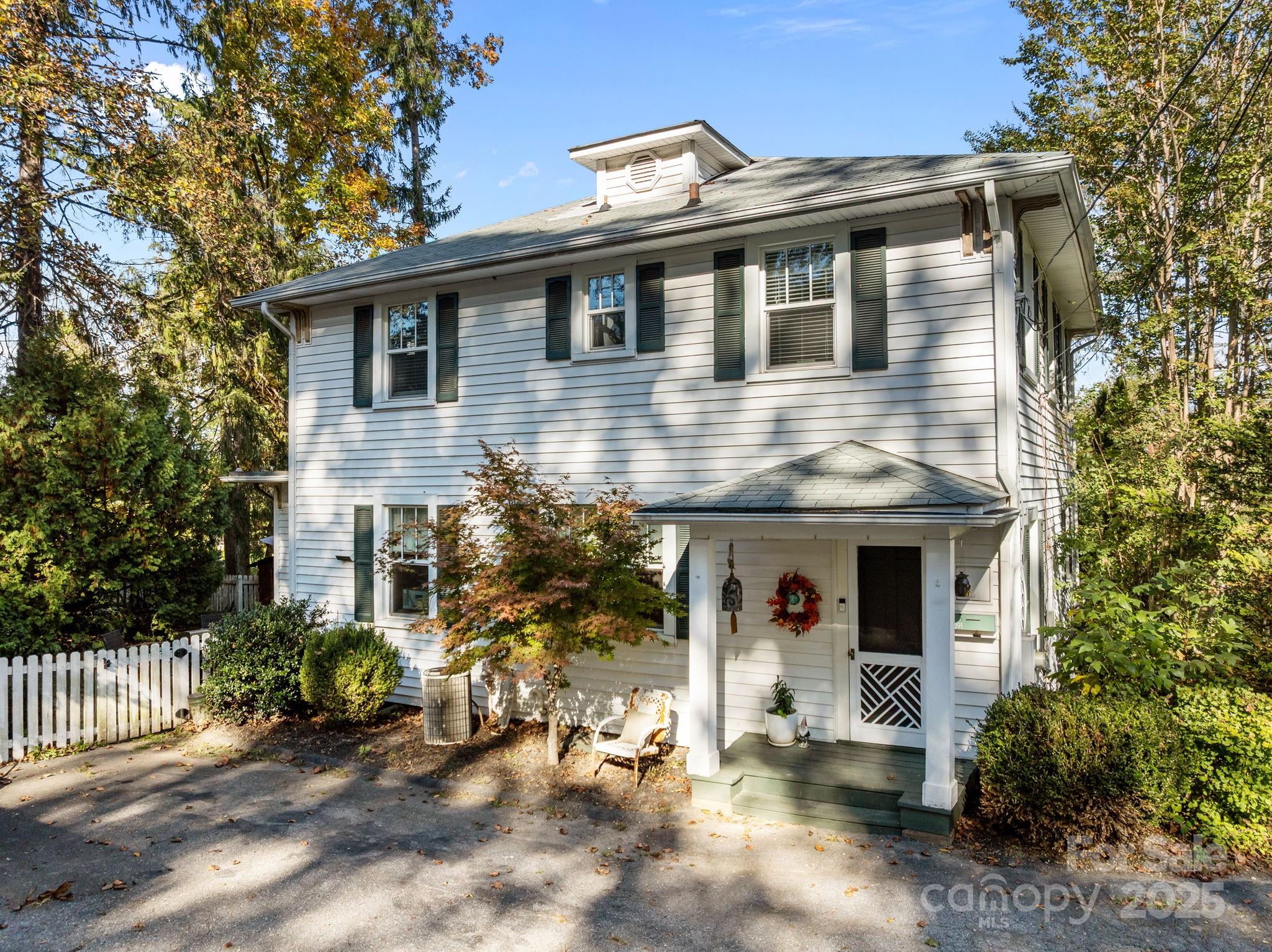 891 Hendersonville Road