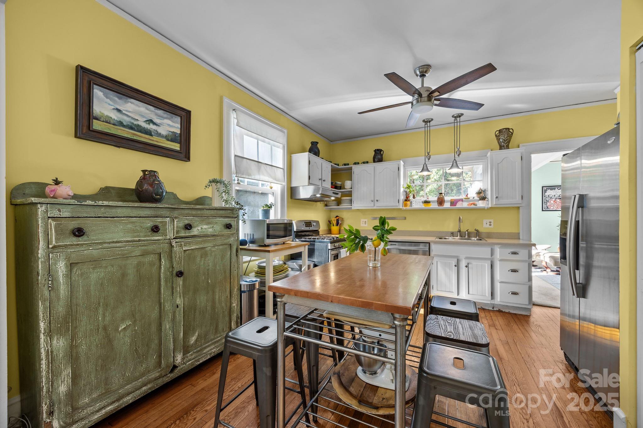 891 Hendersonville Road