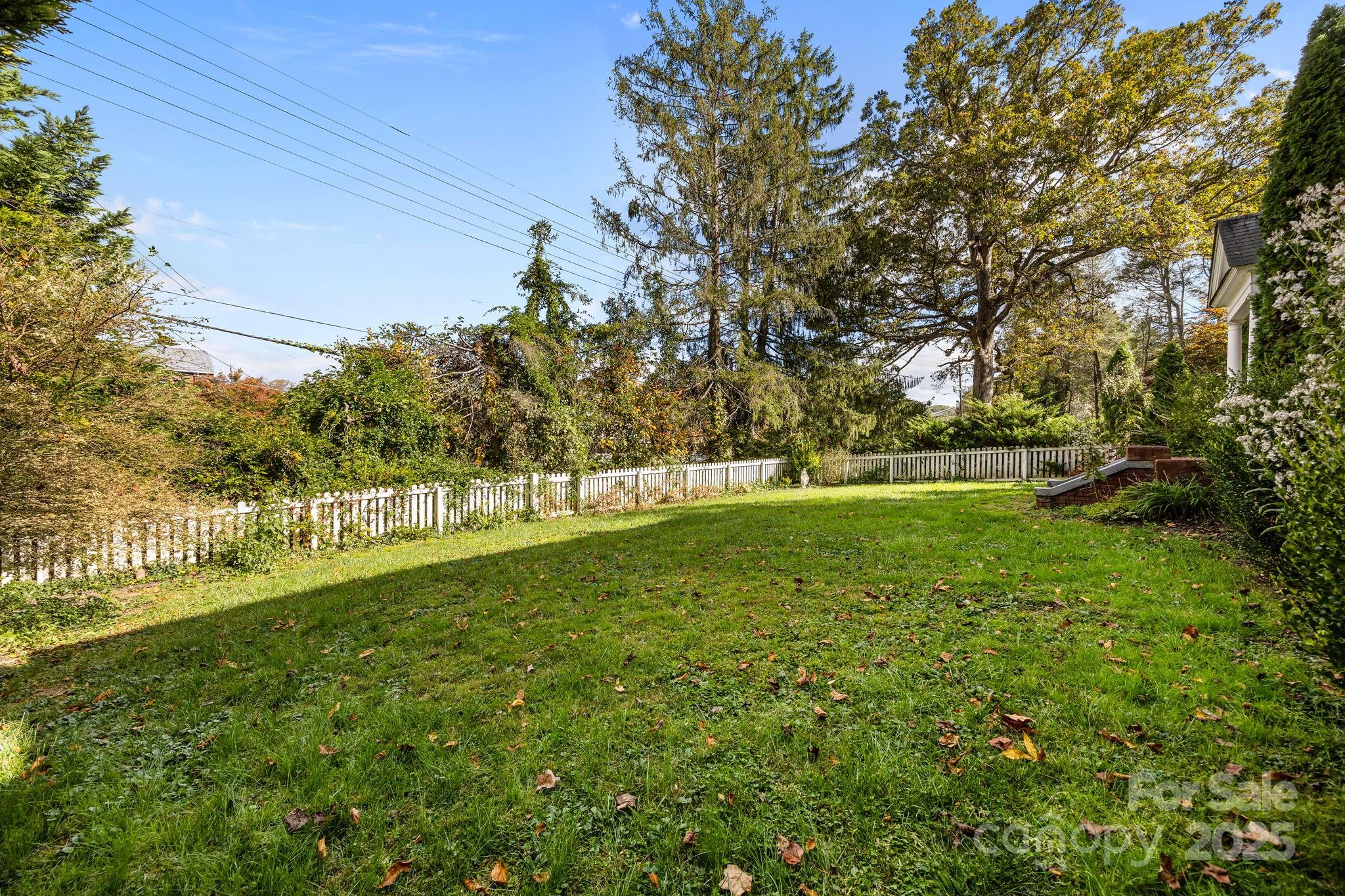 891 Hendersonville Road