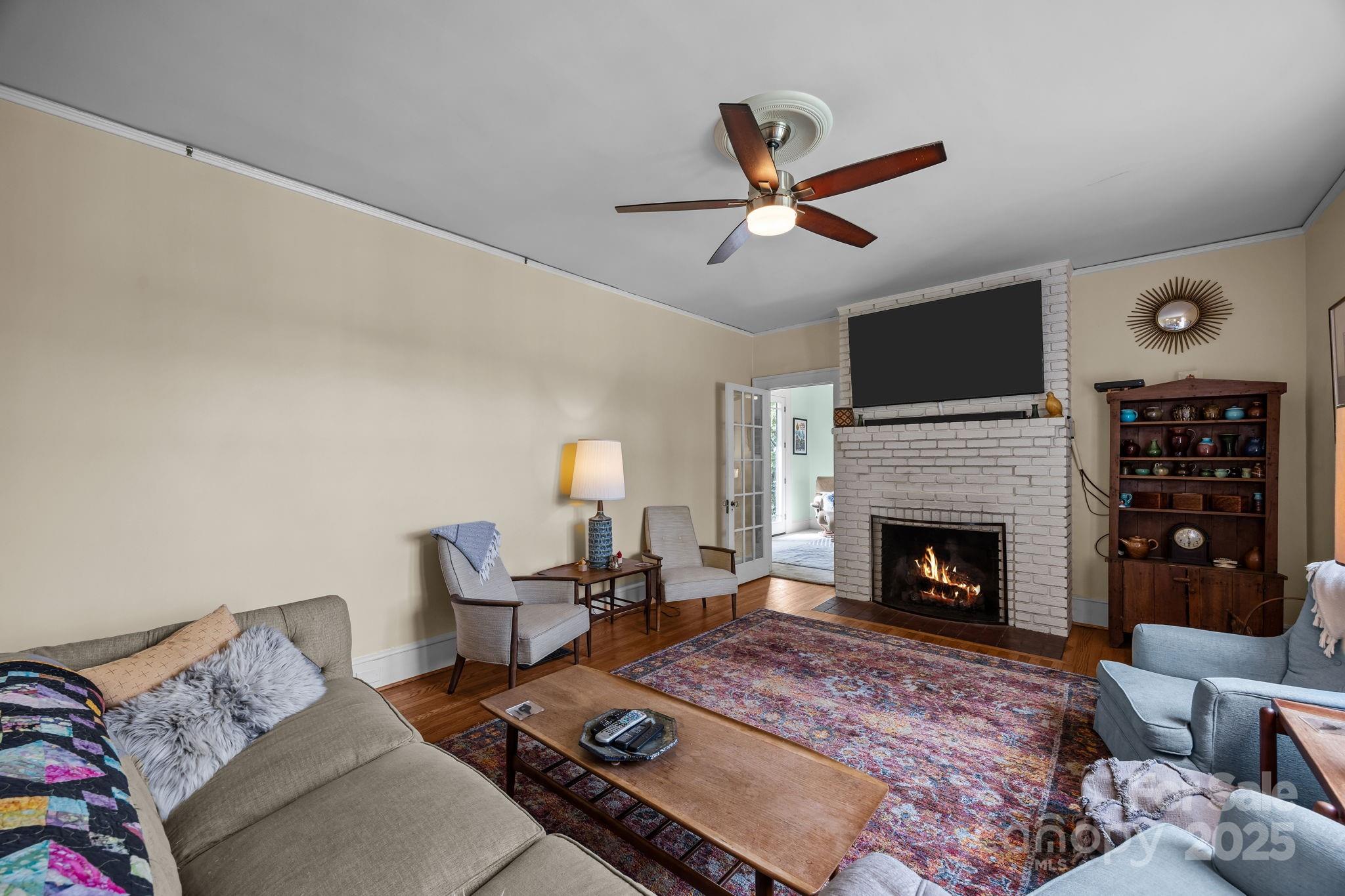 891 Hendersonville Road