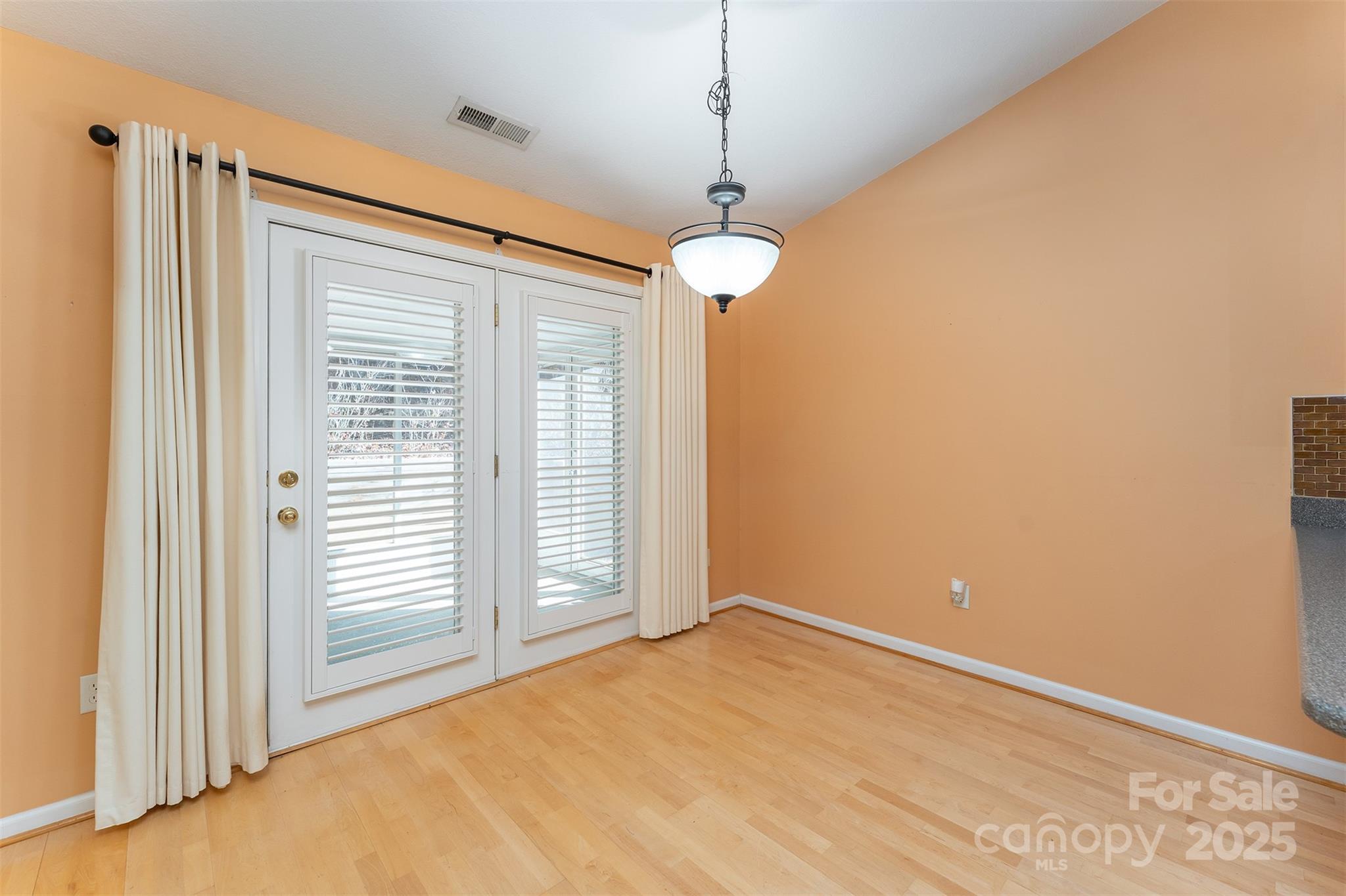 412 Wiltshire Circle