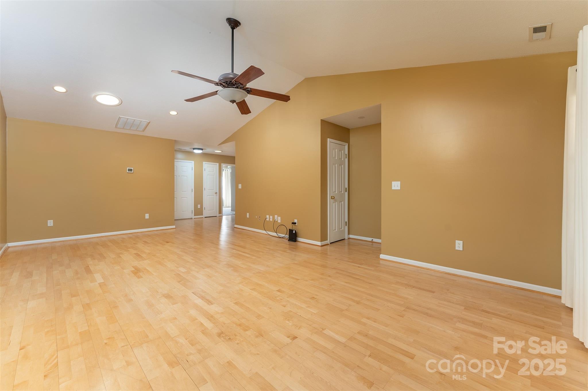 412 Wiltshire Circle