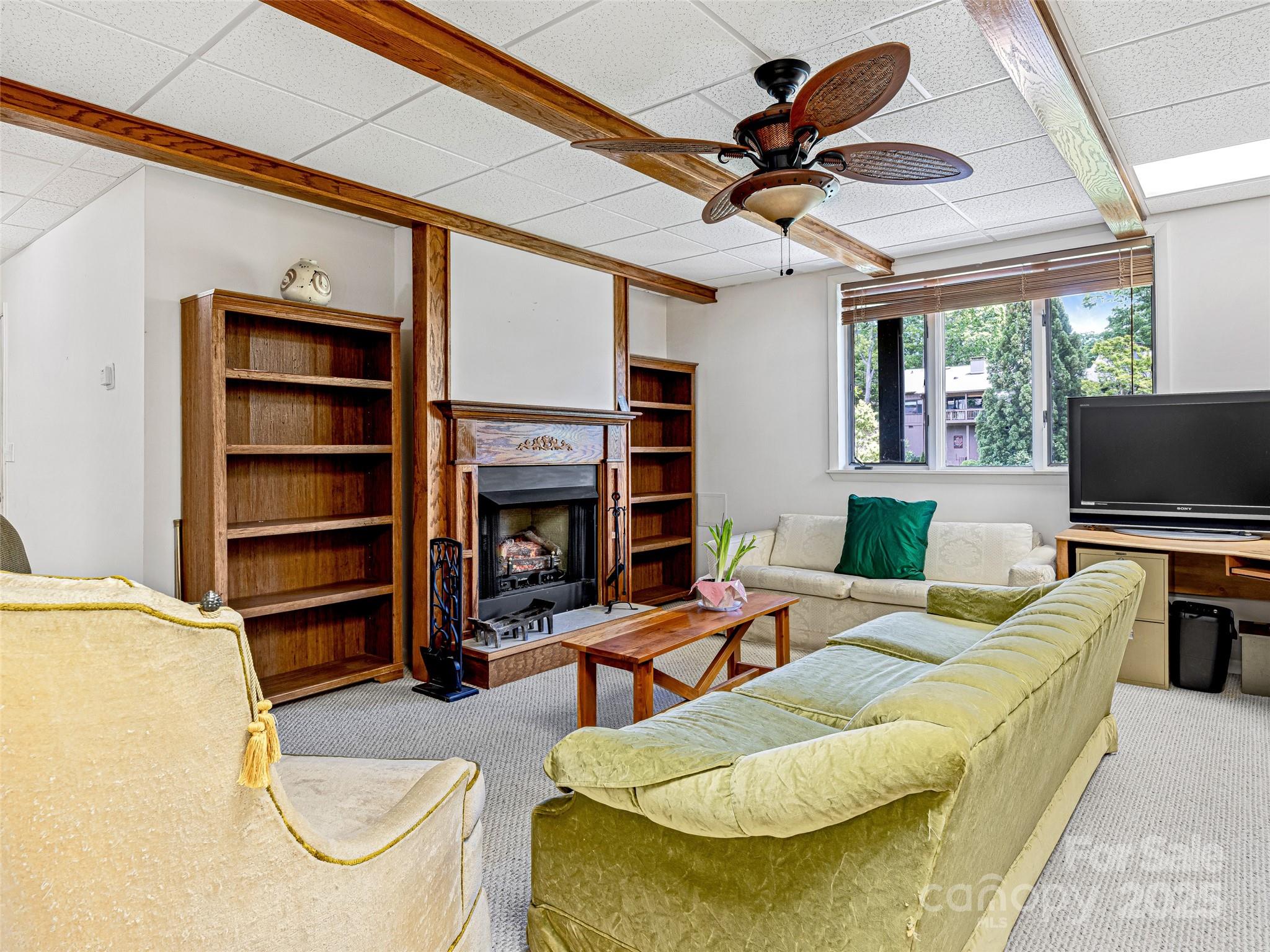 405 Crowfields Drive