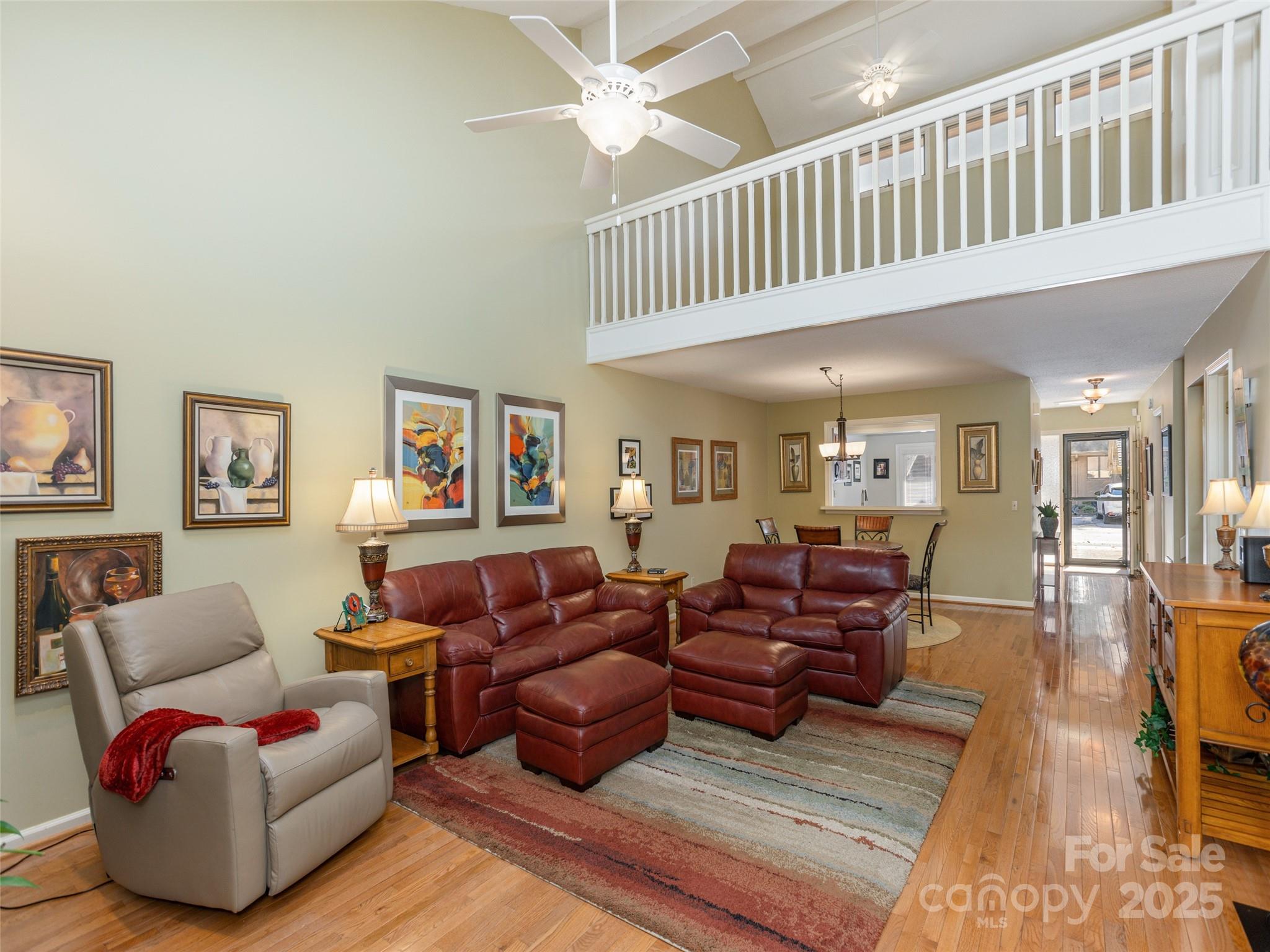 303 N Scarlet Oak Lane