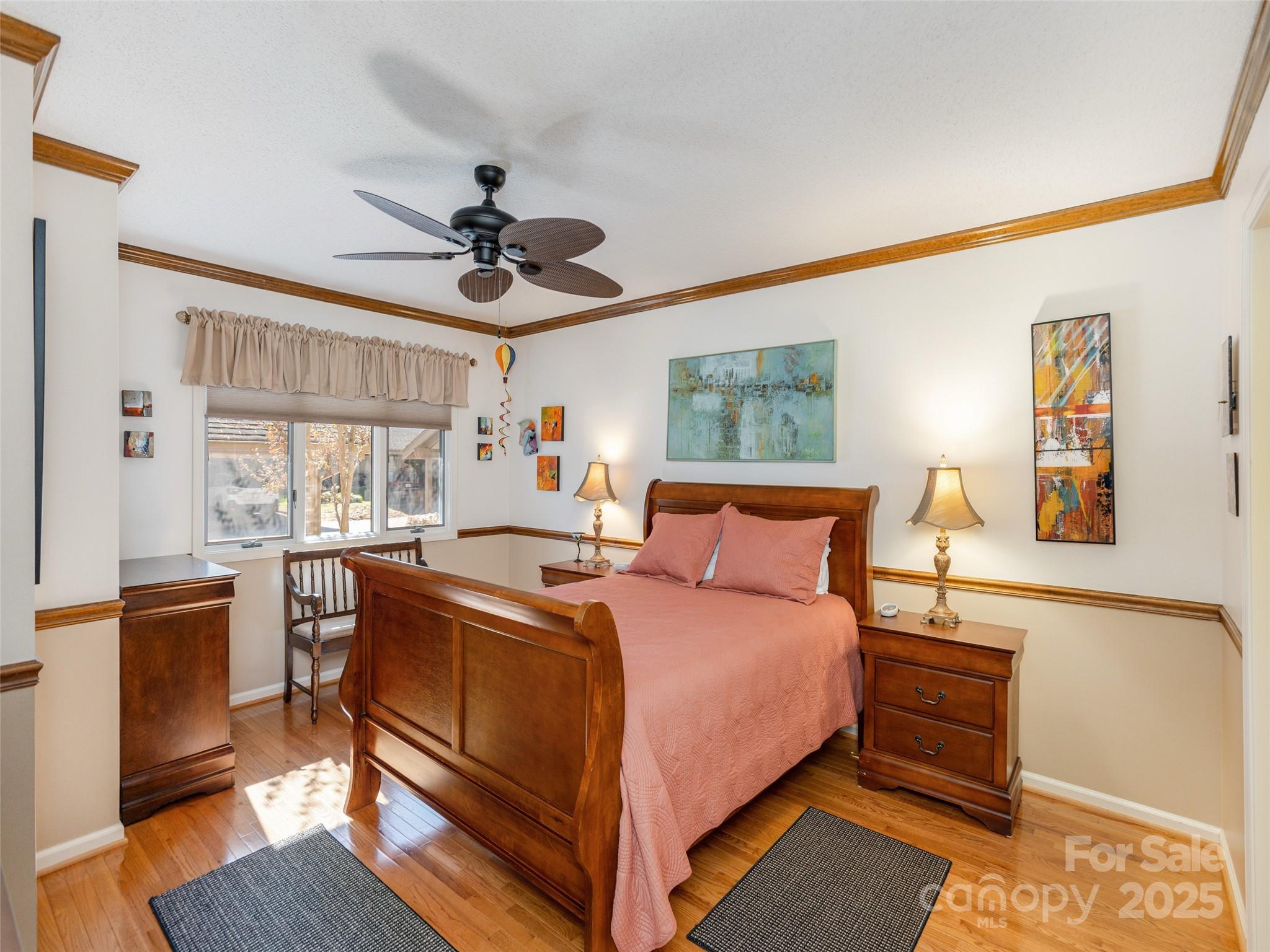 303 N Scarlet Oak Lane