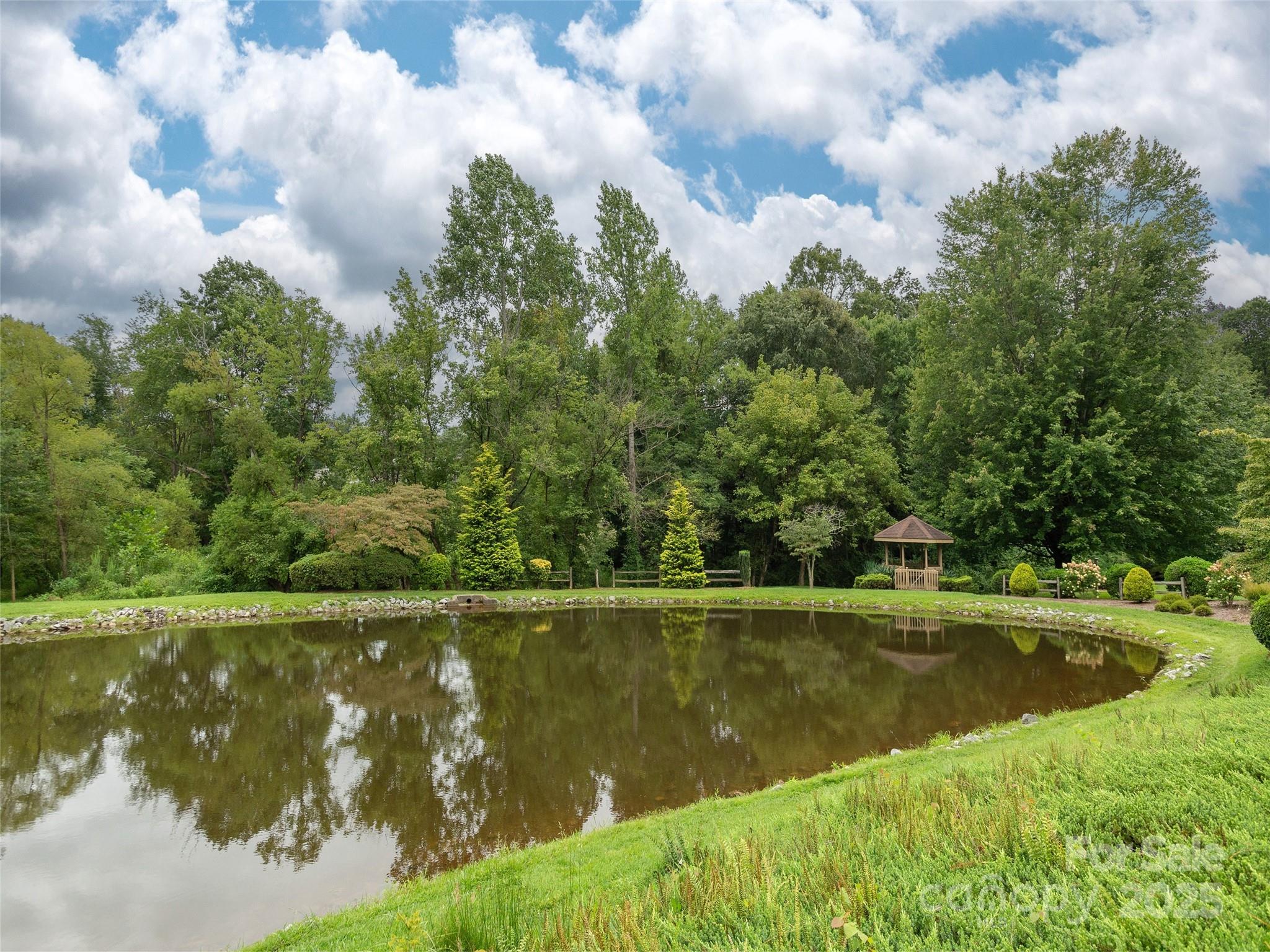 303 N Scarlet Oak Lane