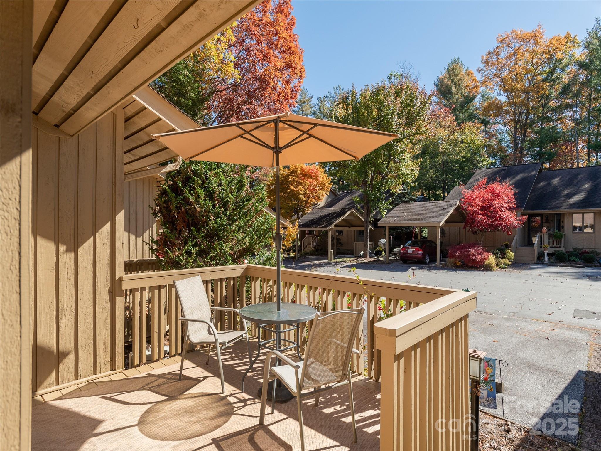 303 N Scarlet Oak Lane