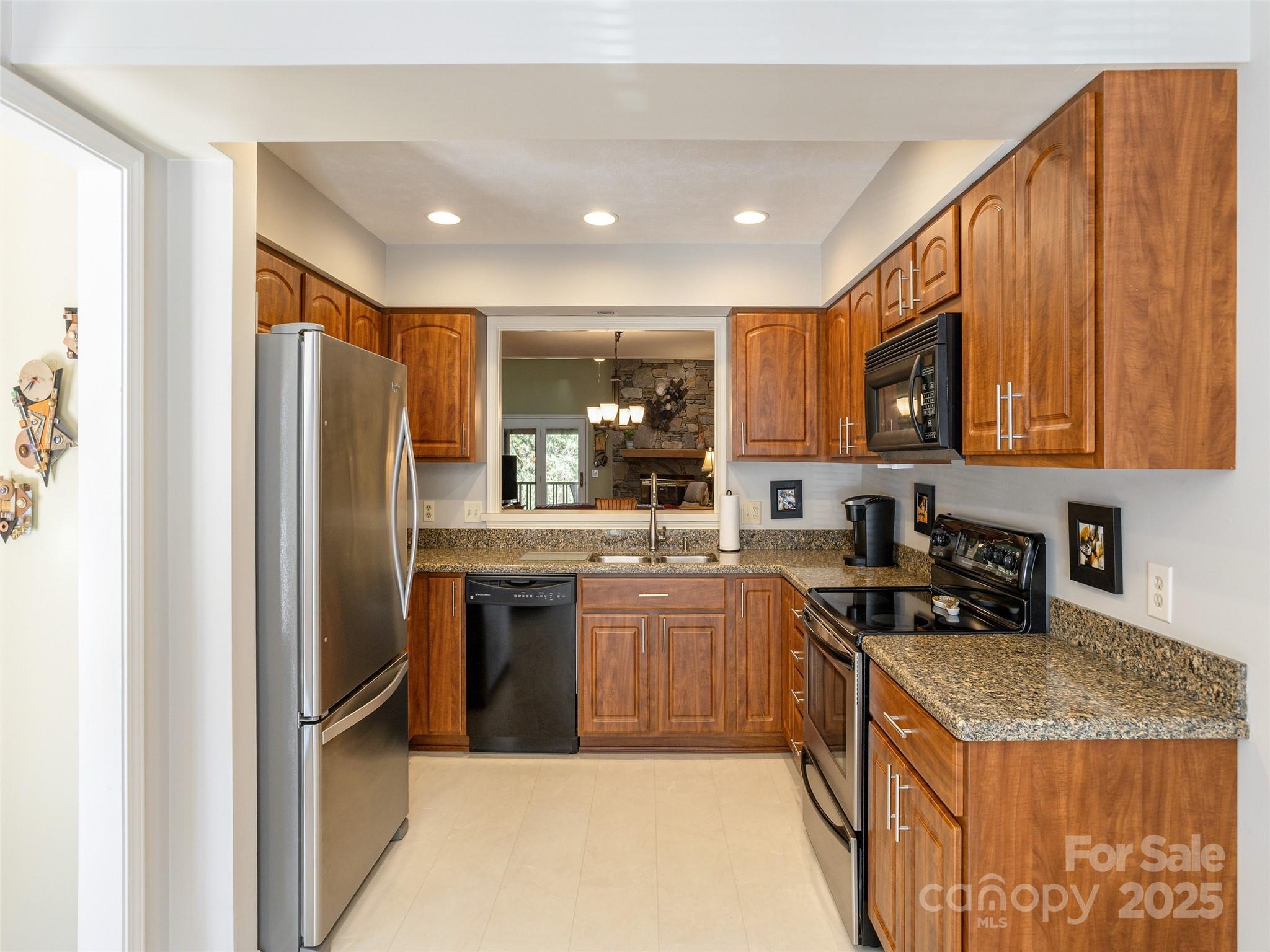 303 N Scarlet Oak Lane