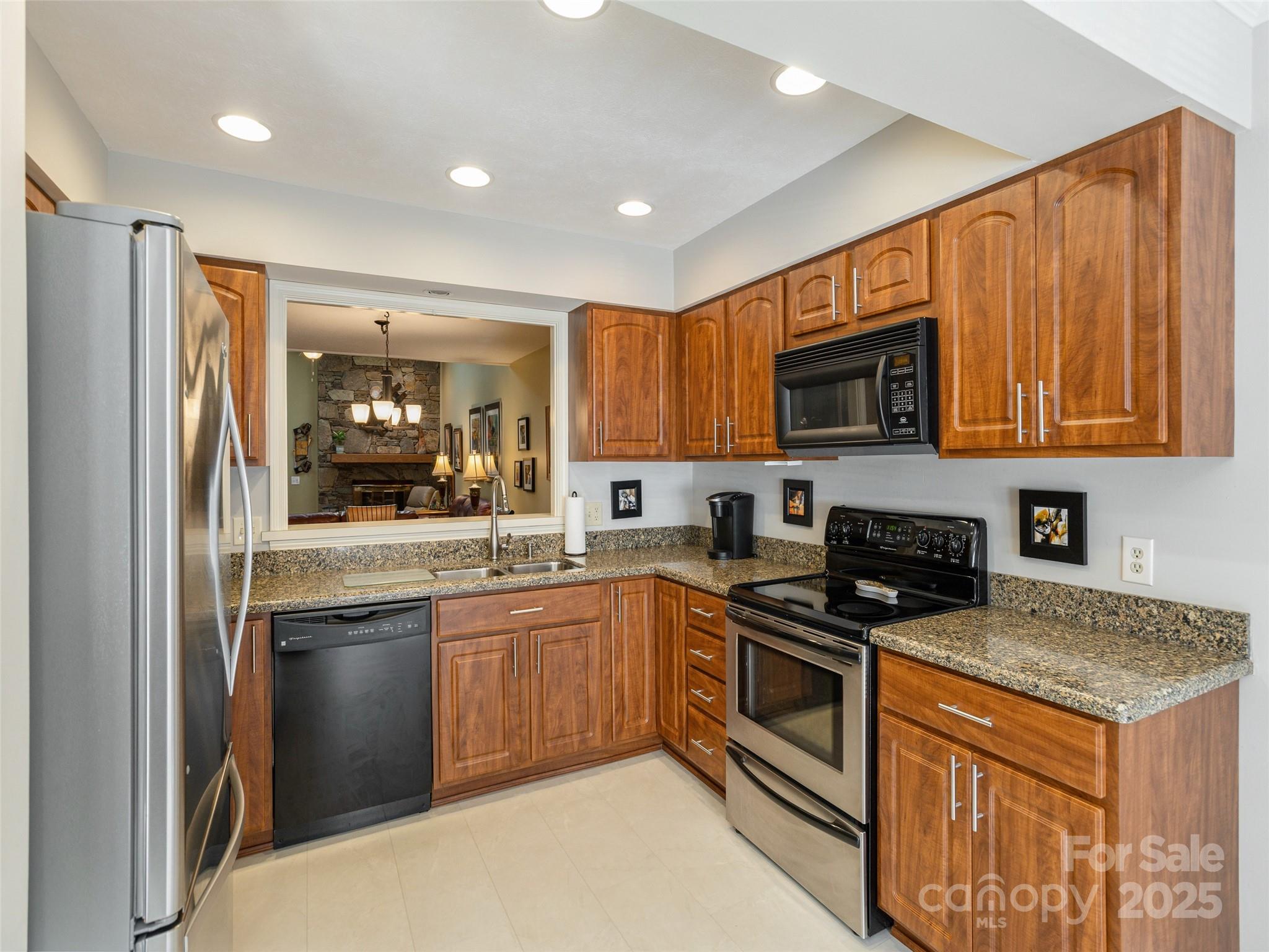 303 N Scarlet Oak Lane