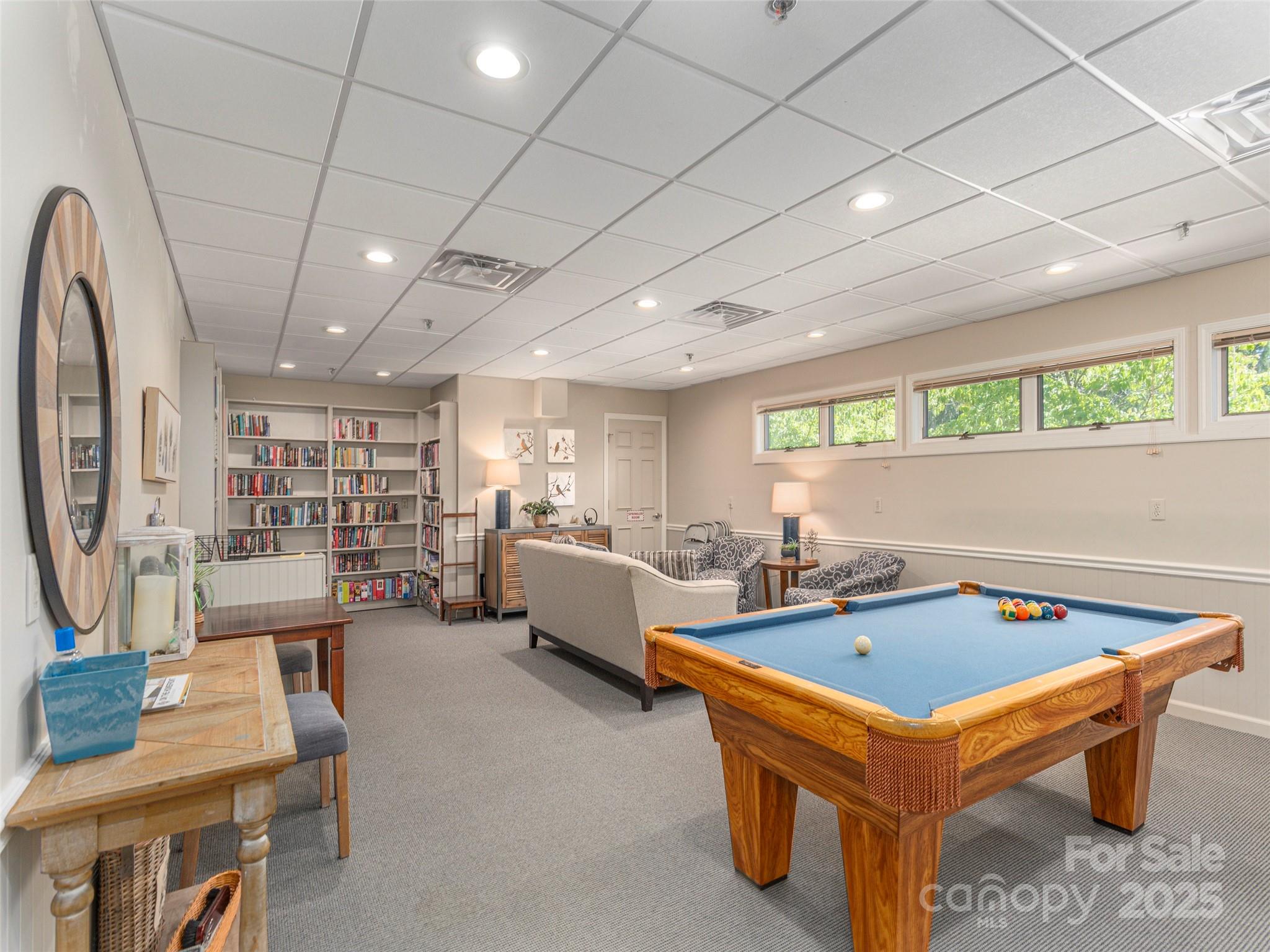 303 N Scarlet Oak Lane