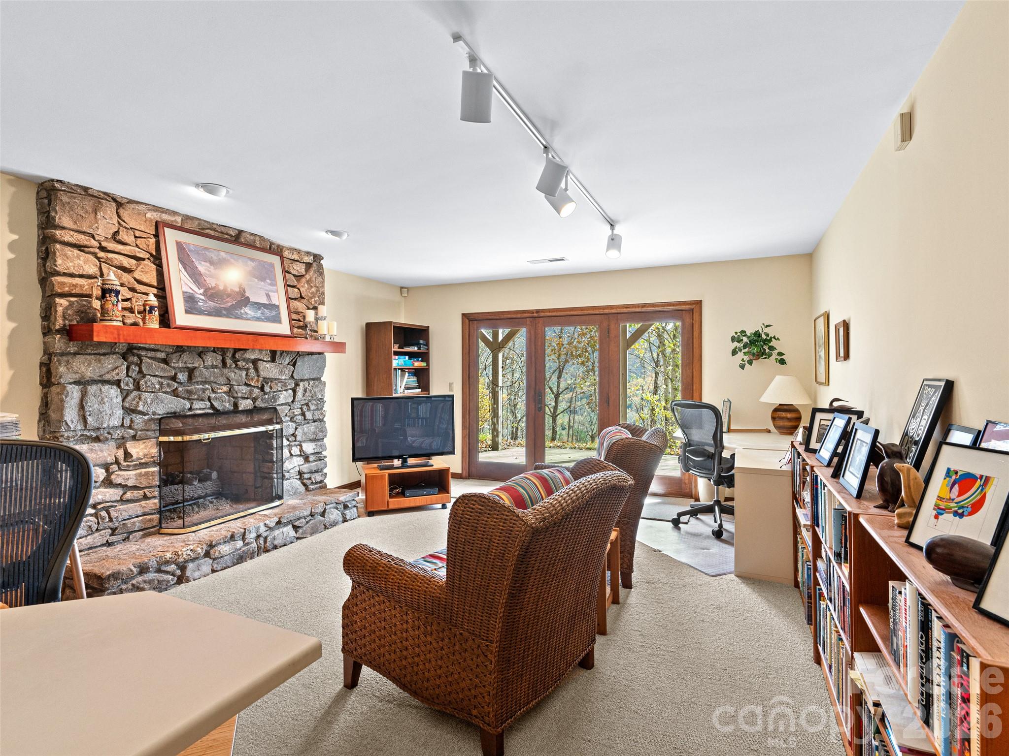 80 Stony Ridge