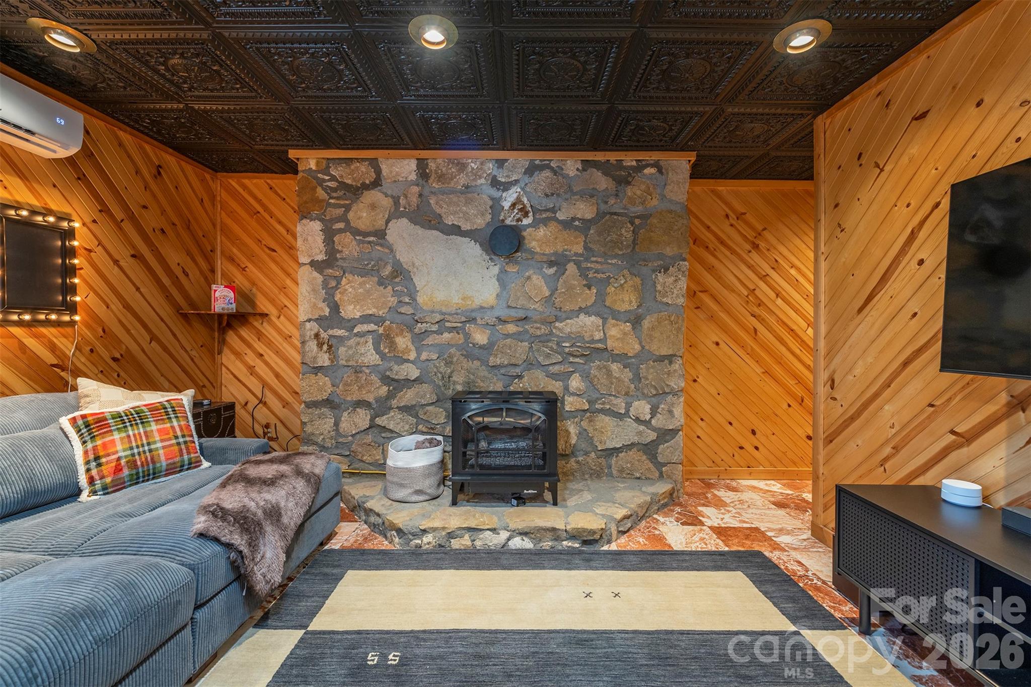2338 El Miner Drive