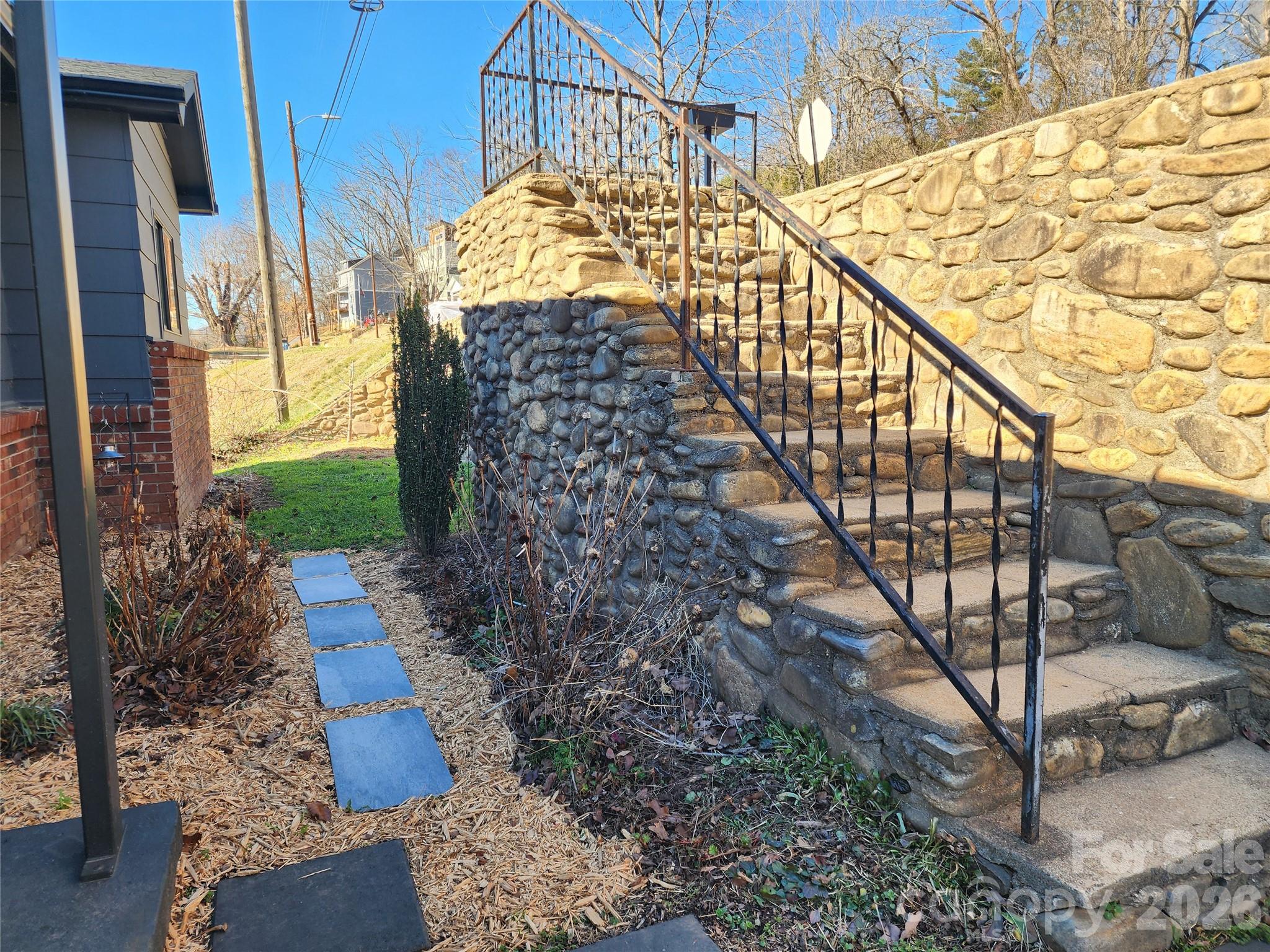 113 Hillside Street