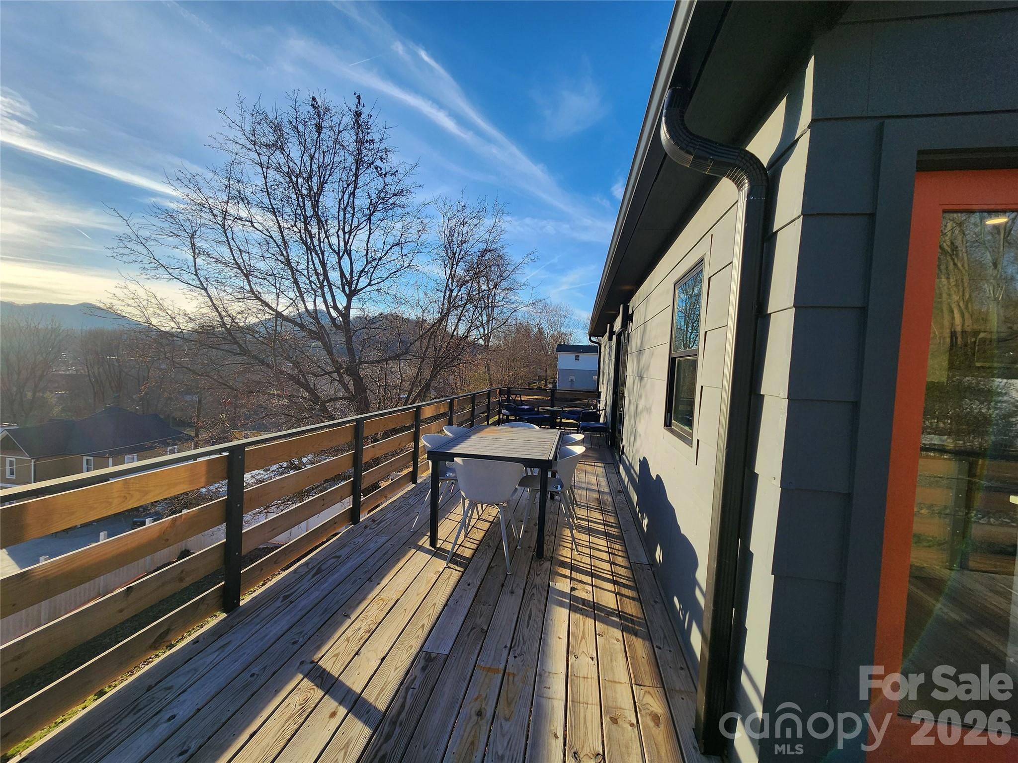 113 Hillside Street