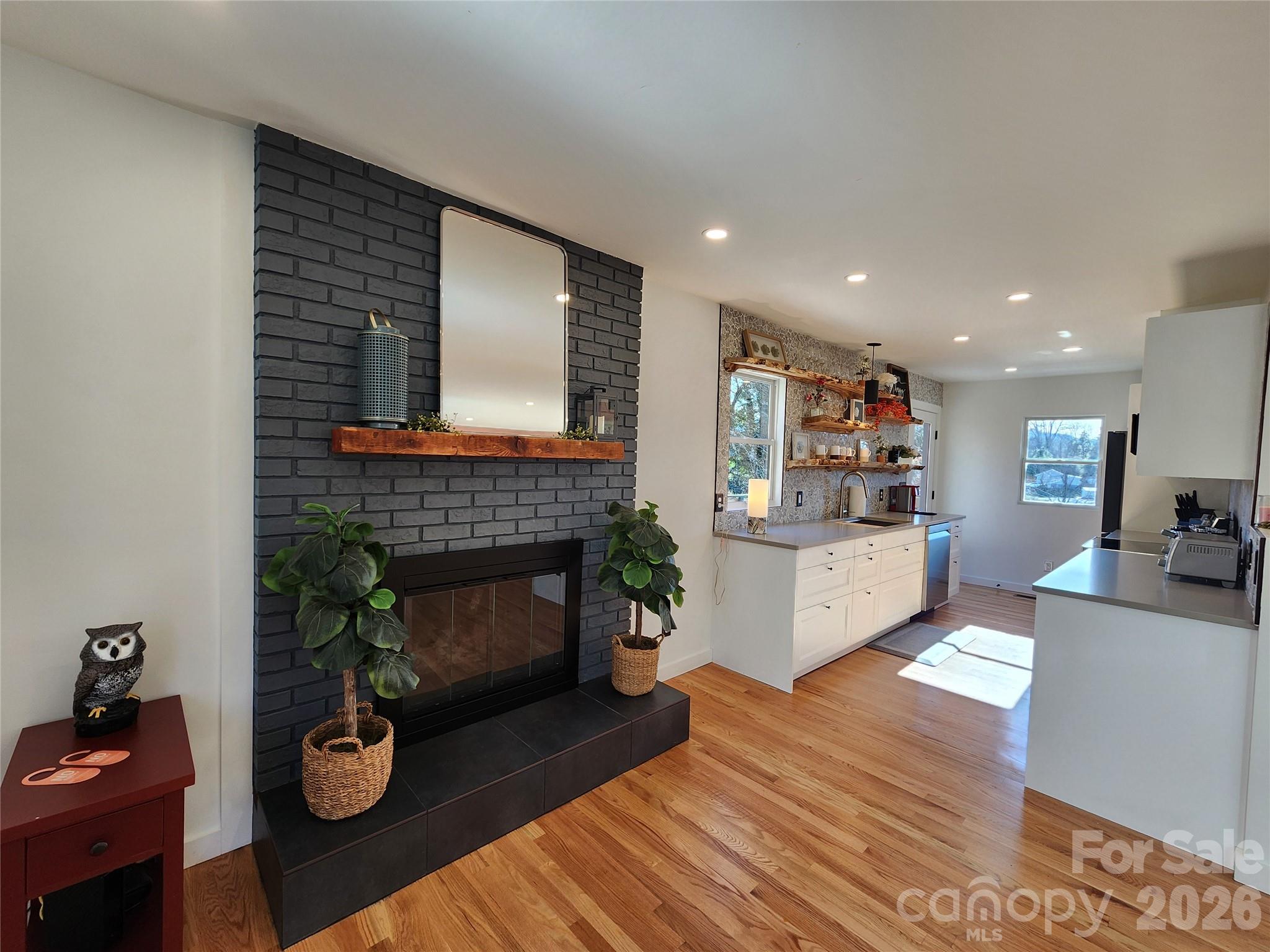 113 Hillside Street