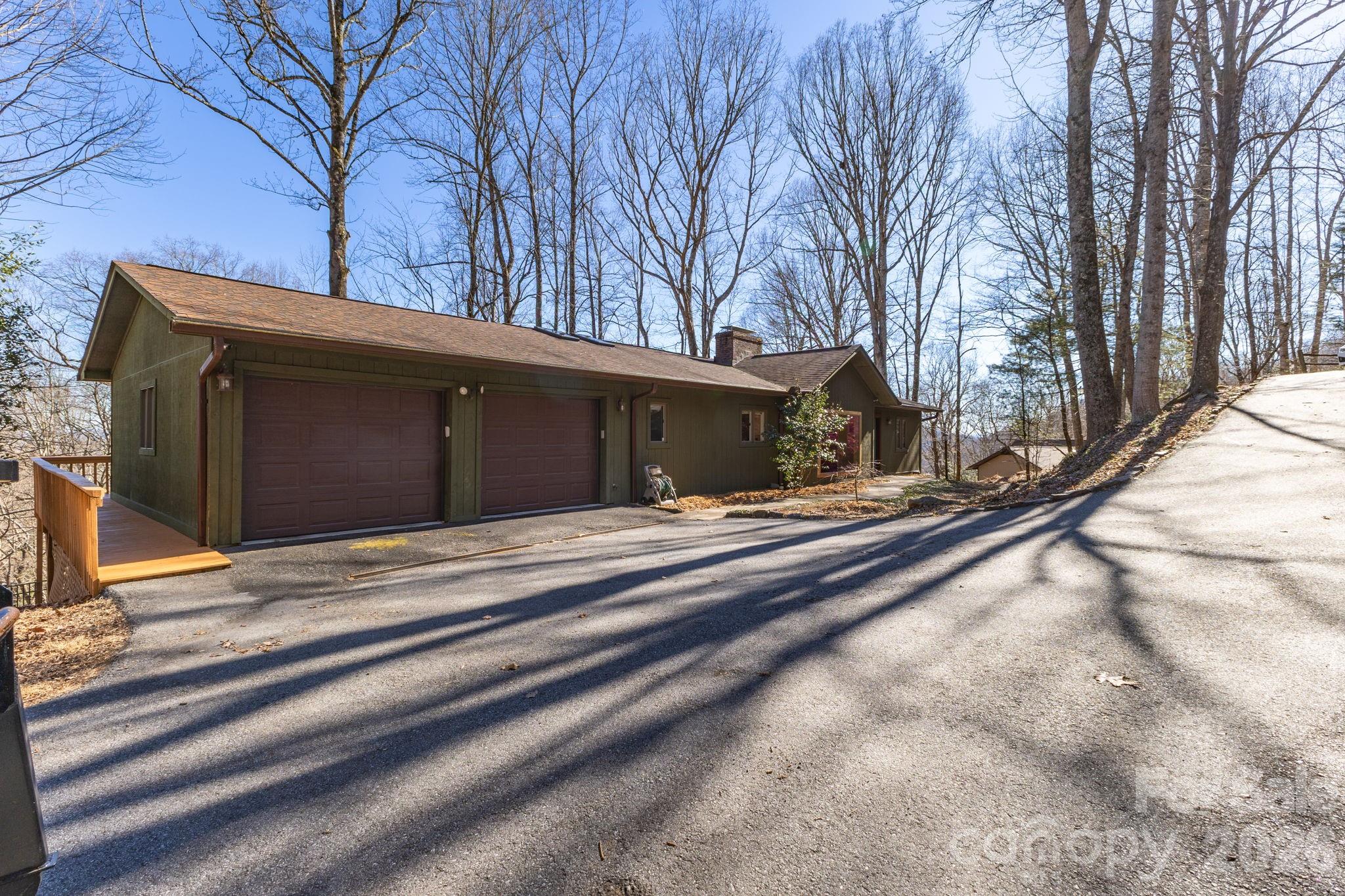 11 Poplar Drive
