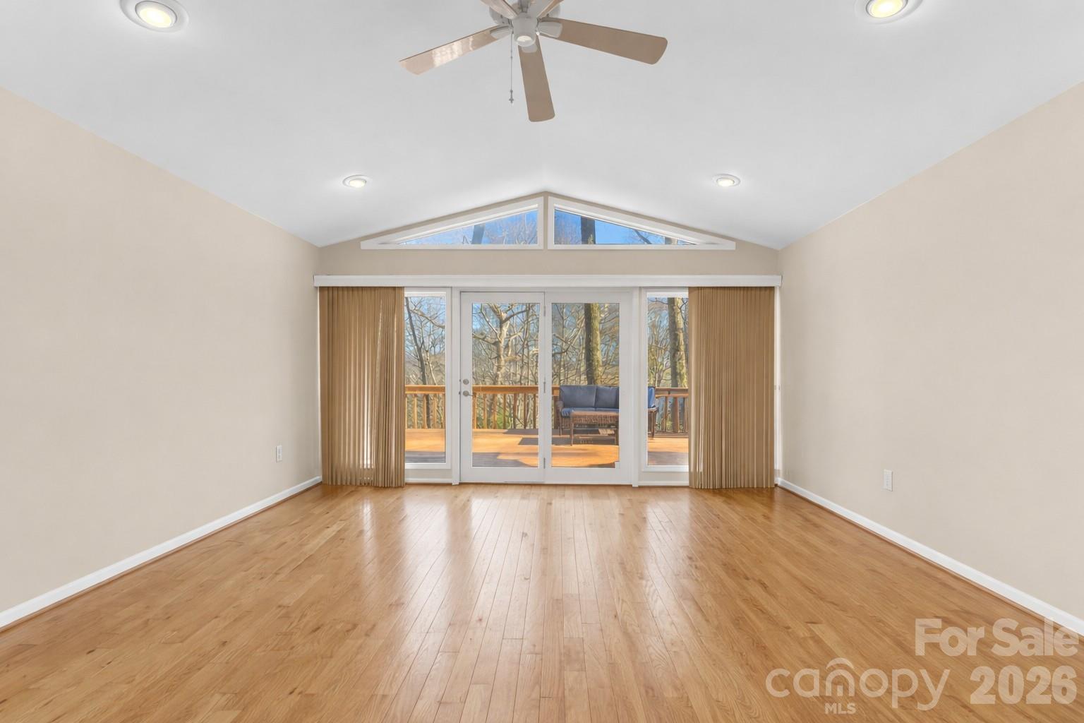 11 Poplar Drive