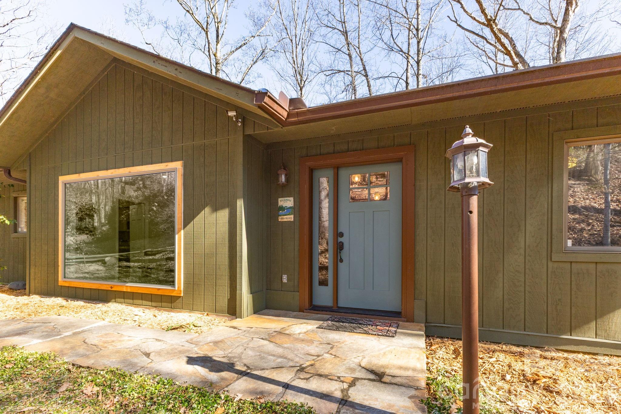 11 Poplar Drive