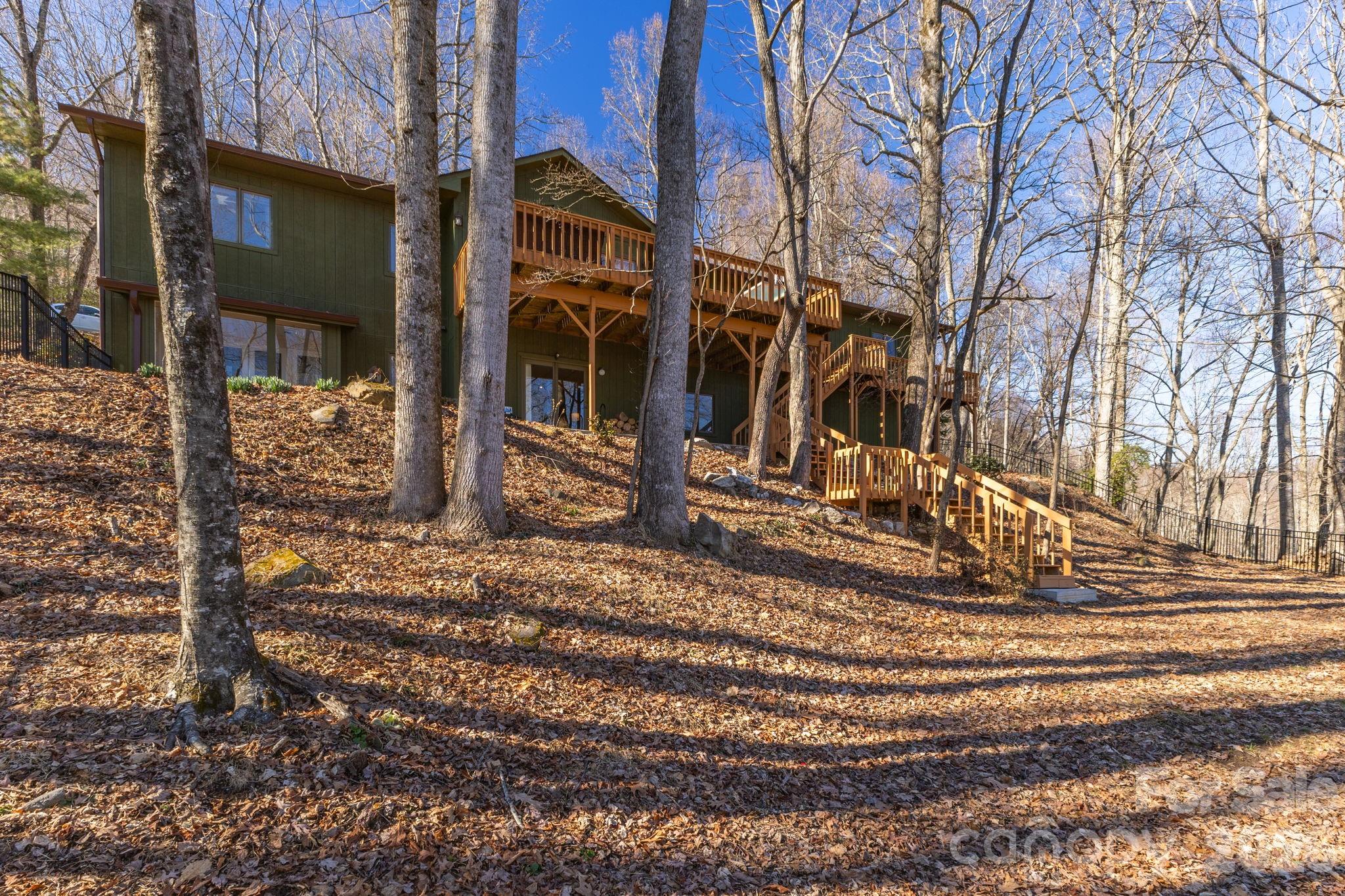 11 Poplar Drive