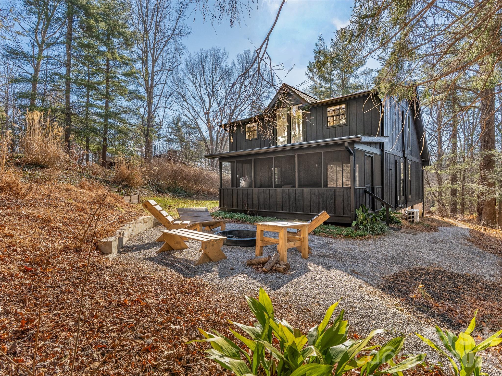 1 Thornwood Lane