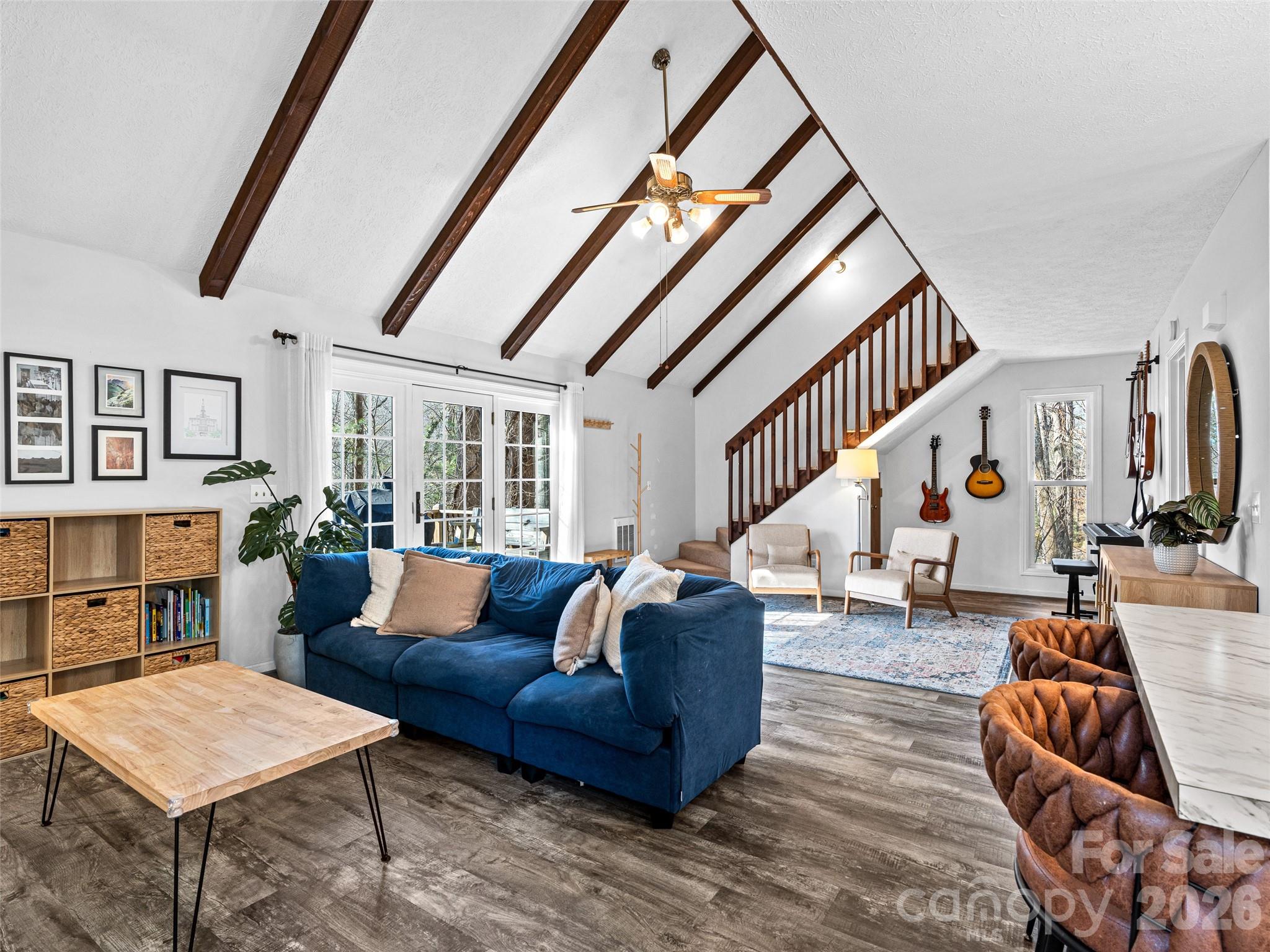 1 Thornwood Lane