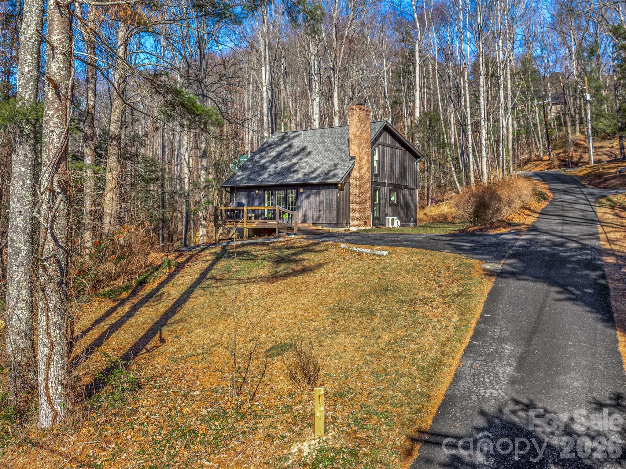 1 Thornwood Lane