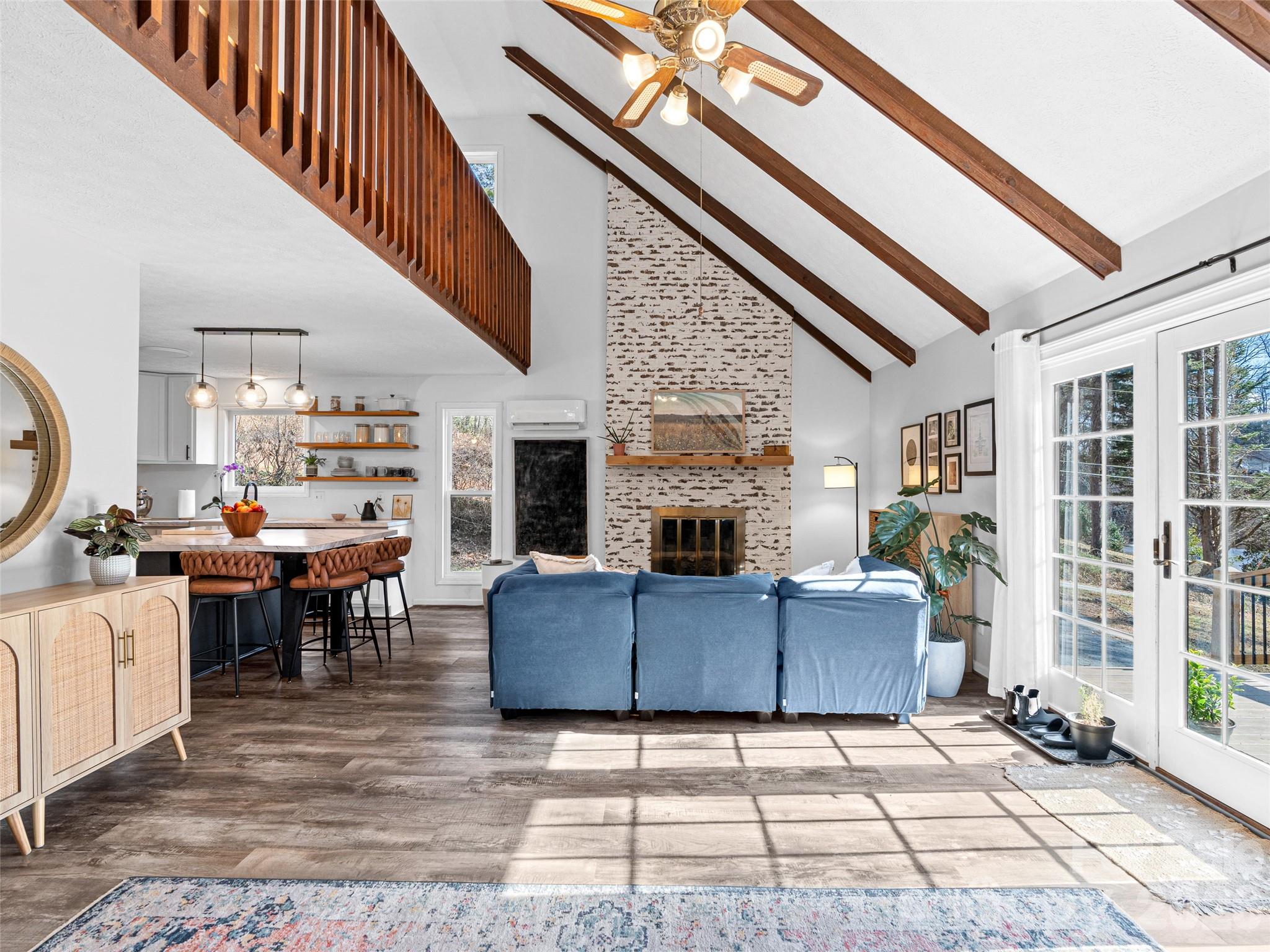 1 Thornwood Lane