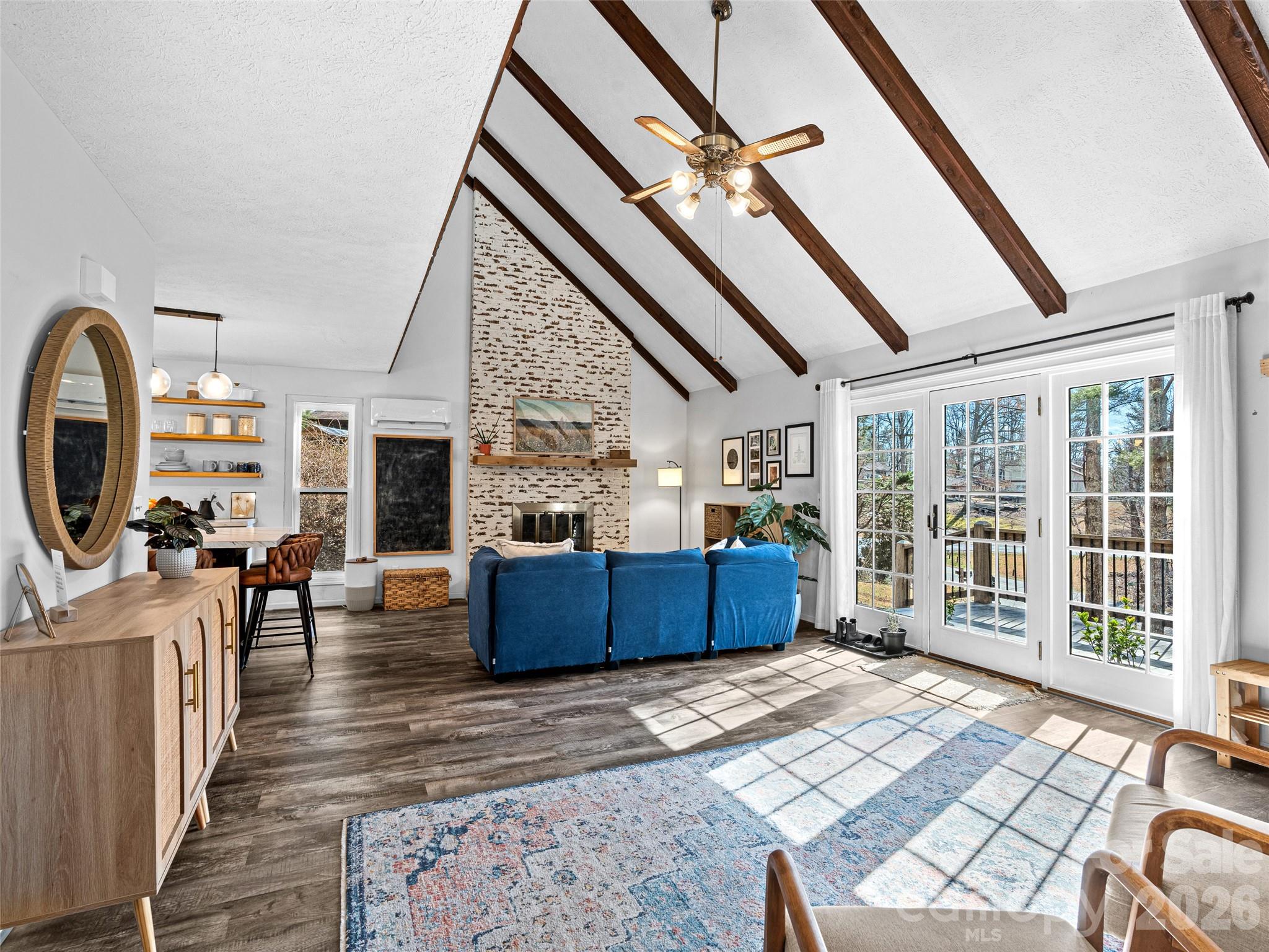 1 Thornwood Lane