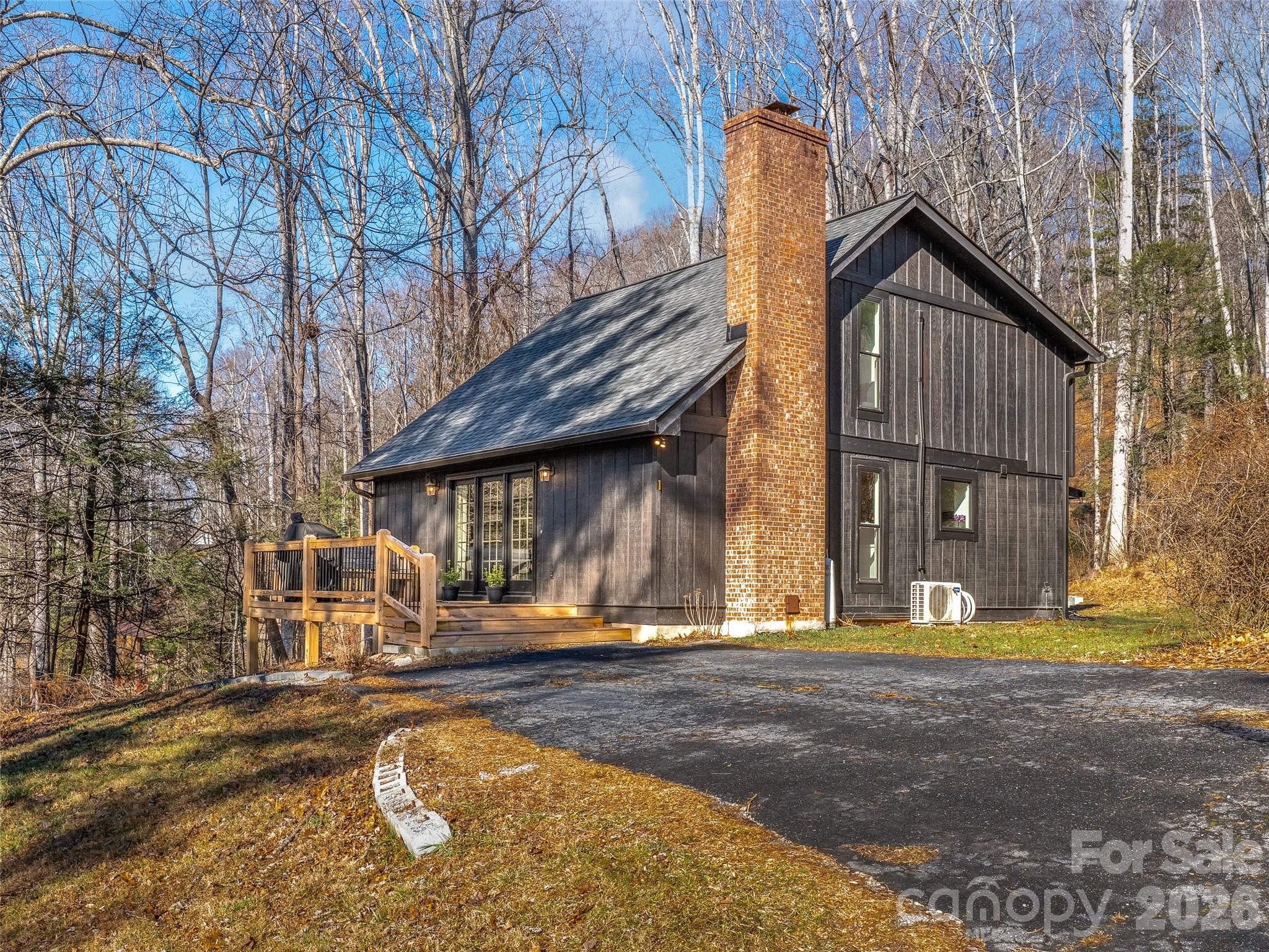 1 Thornwood Lane