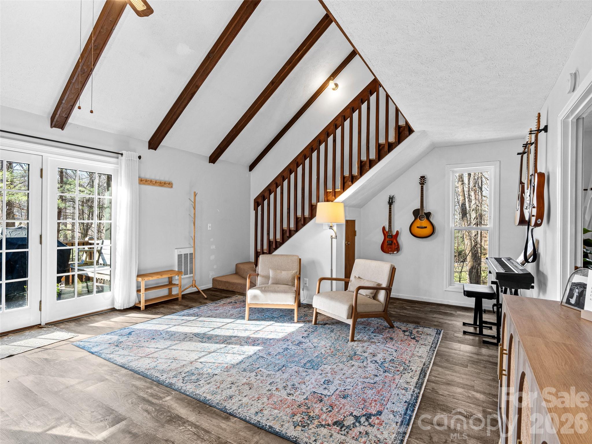 1 Thornwood Lane