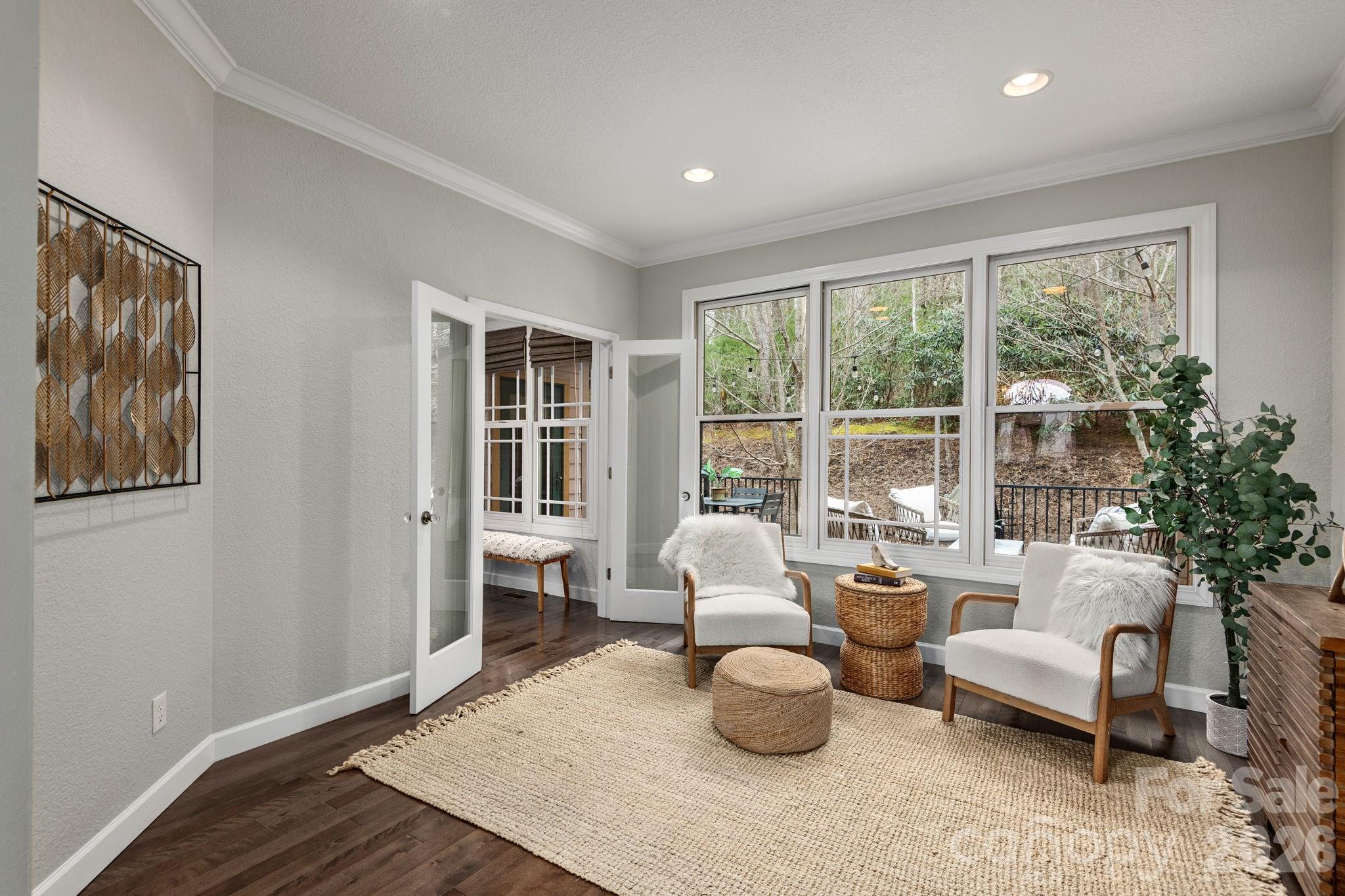 86 Oak Hollow Drive