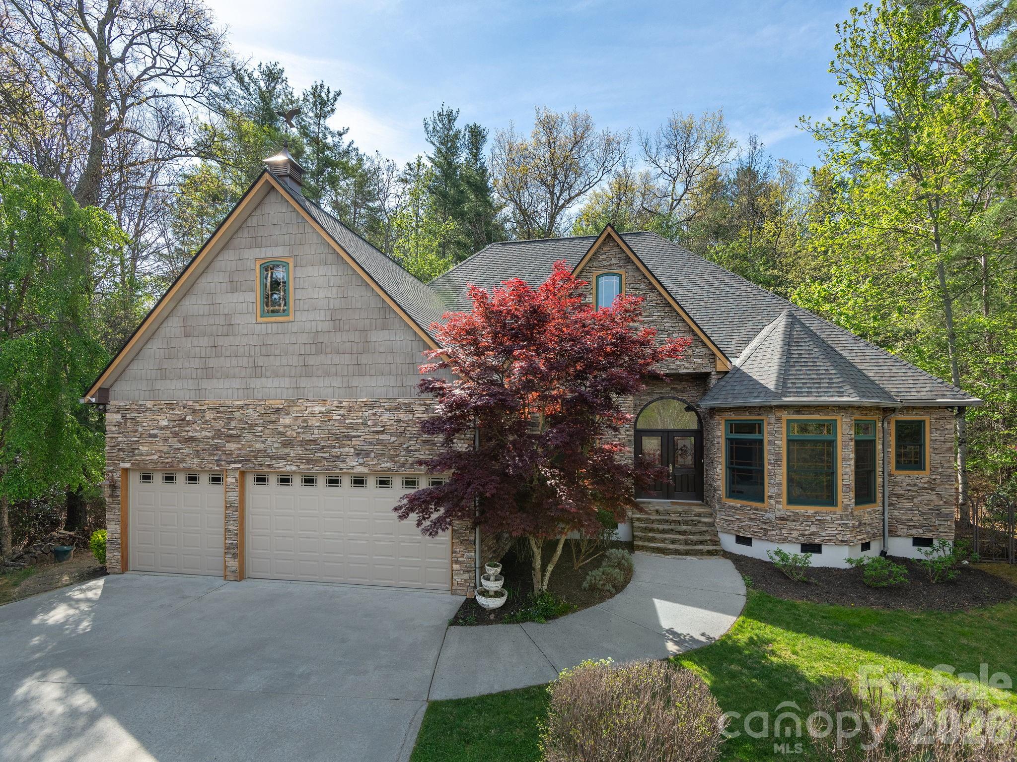86 Oak Hollow Drive