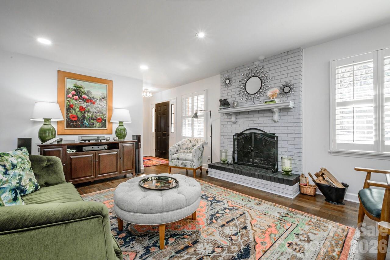 355 Mockingbird Drive