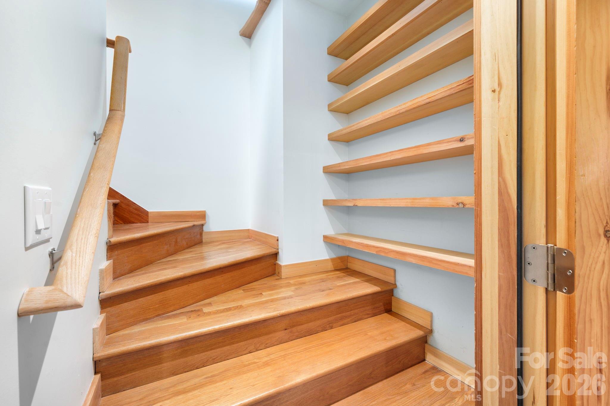 521 Wood Thrush Court