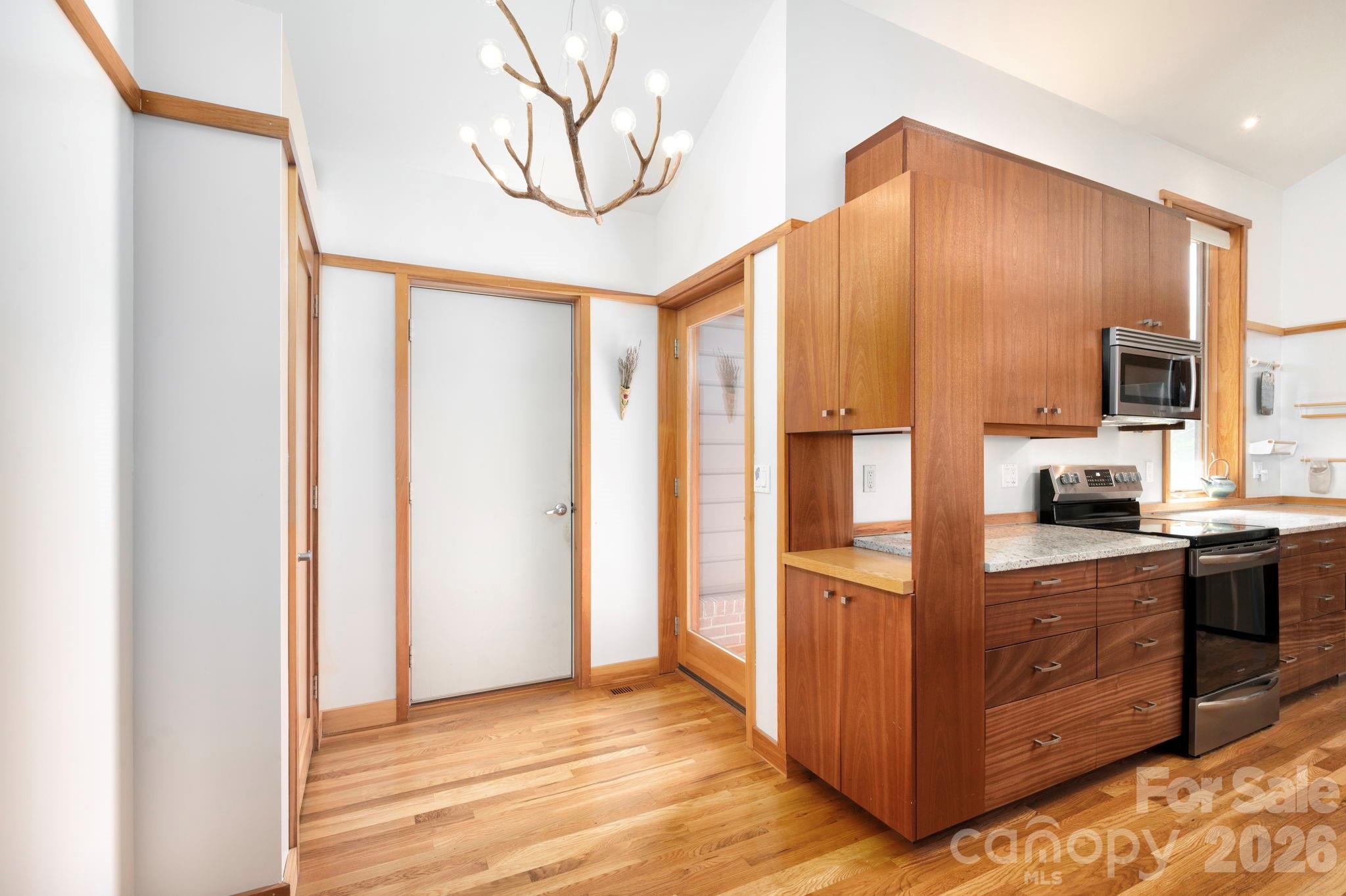 521 Wood Thrush Court