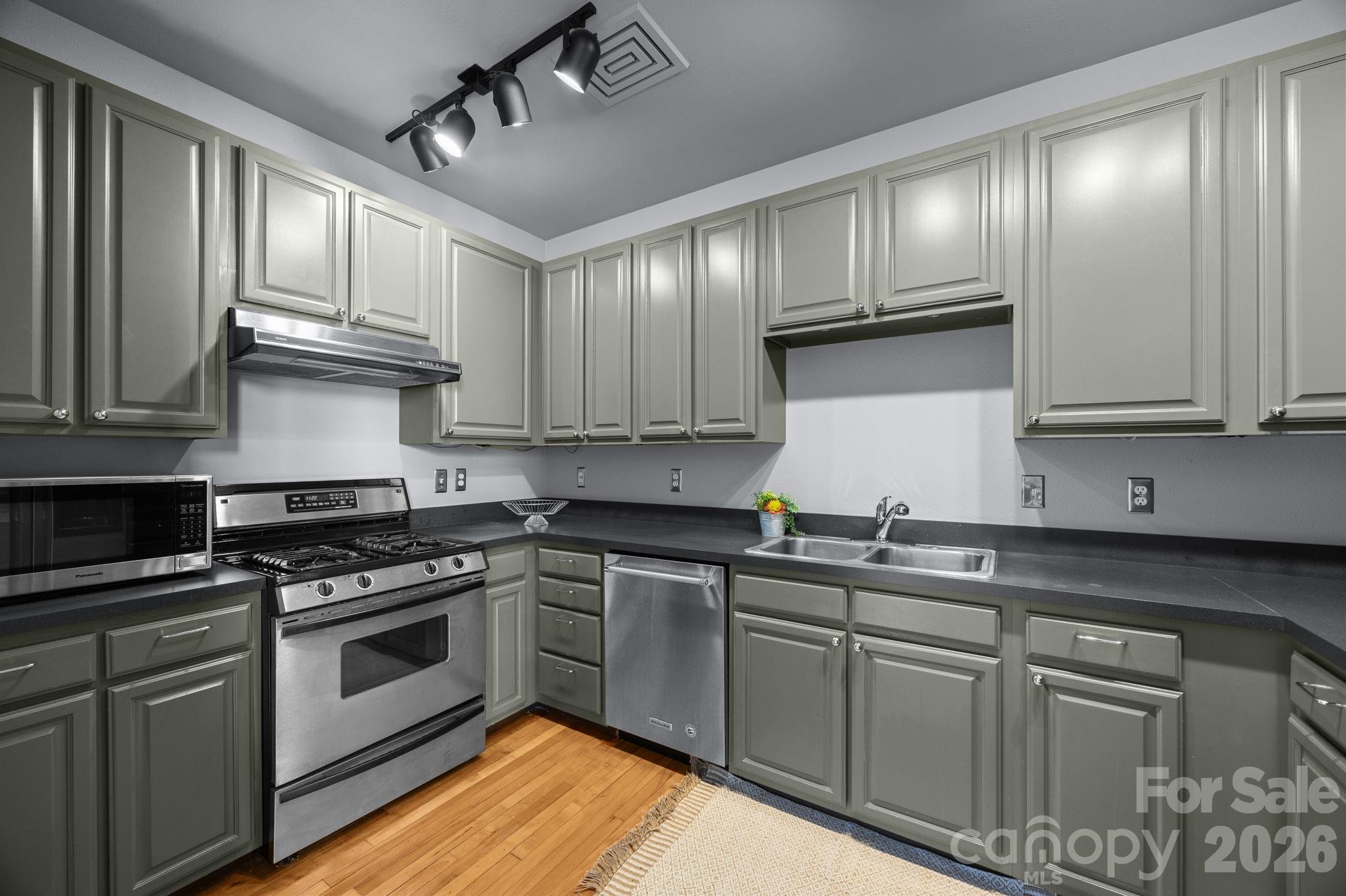 84 W Walnut Street Unit: 405